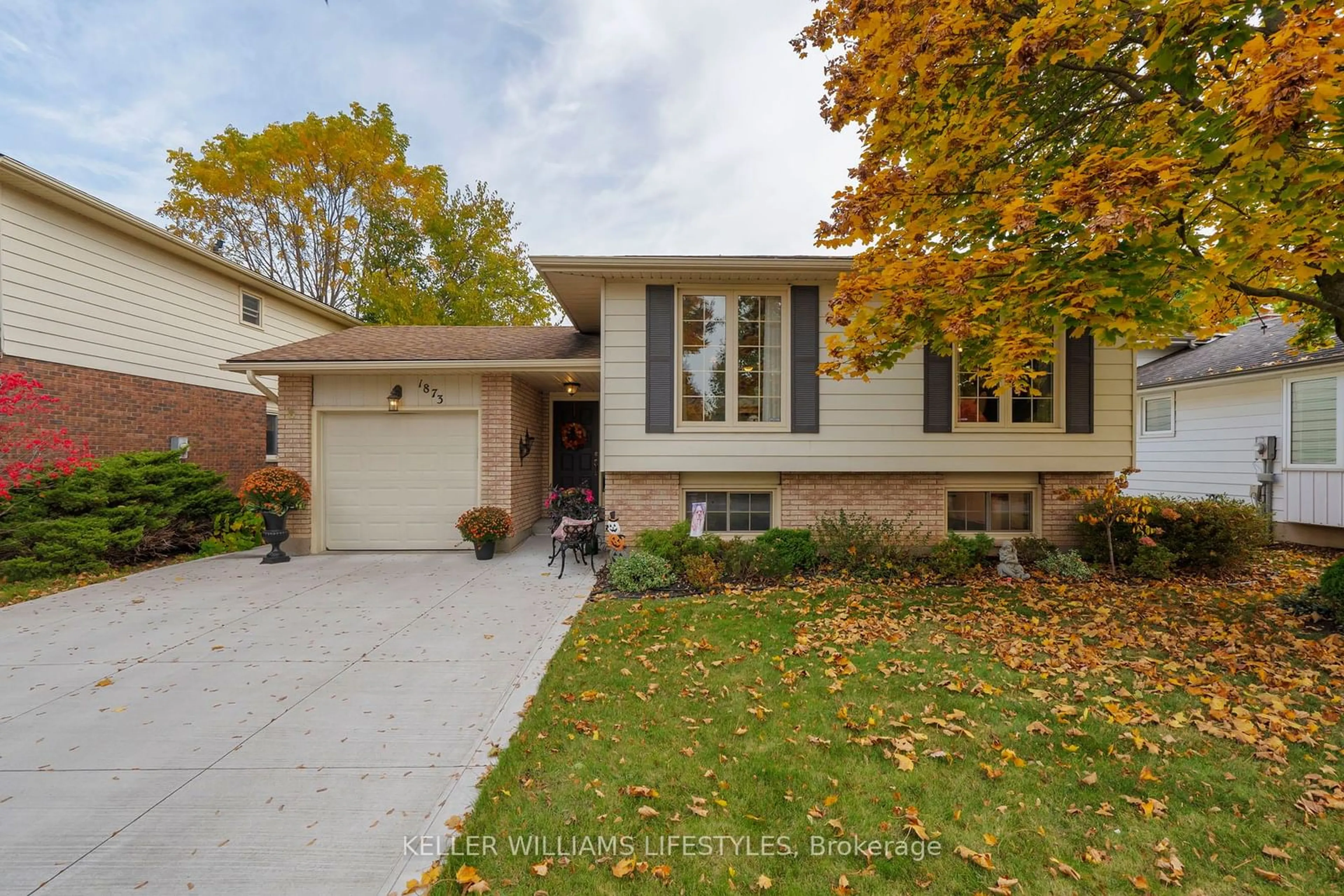 Frontside or backside of a home, the street view for 1873 Aldersbrook Rd, London Ontario N6G 3R4