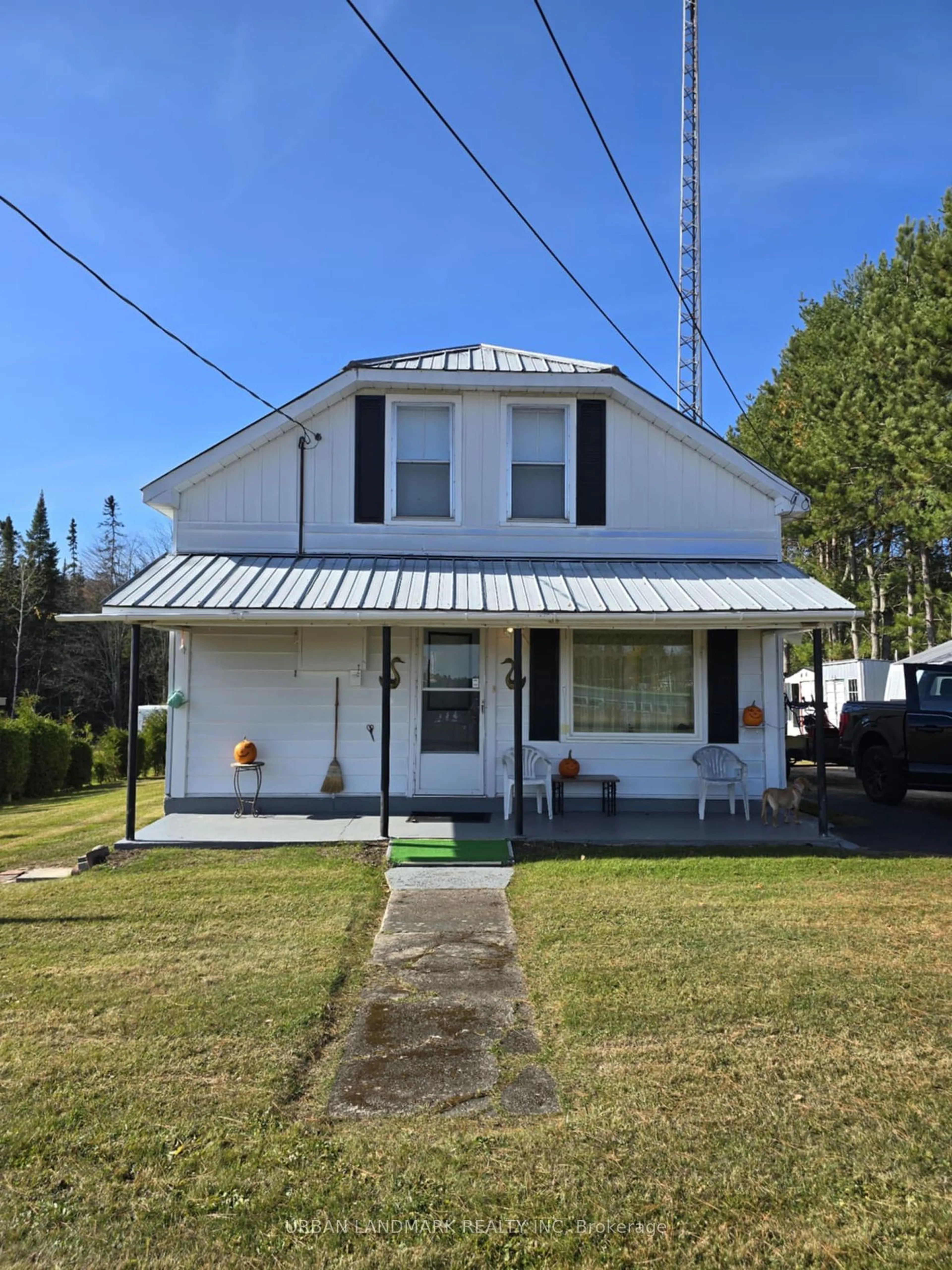 Frontside or backside of a home, cottage for 21 Galeairy Cres, South Algonquin Ontario K0J 2M0