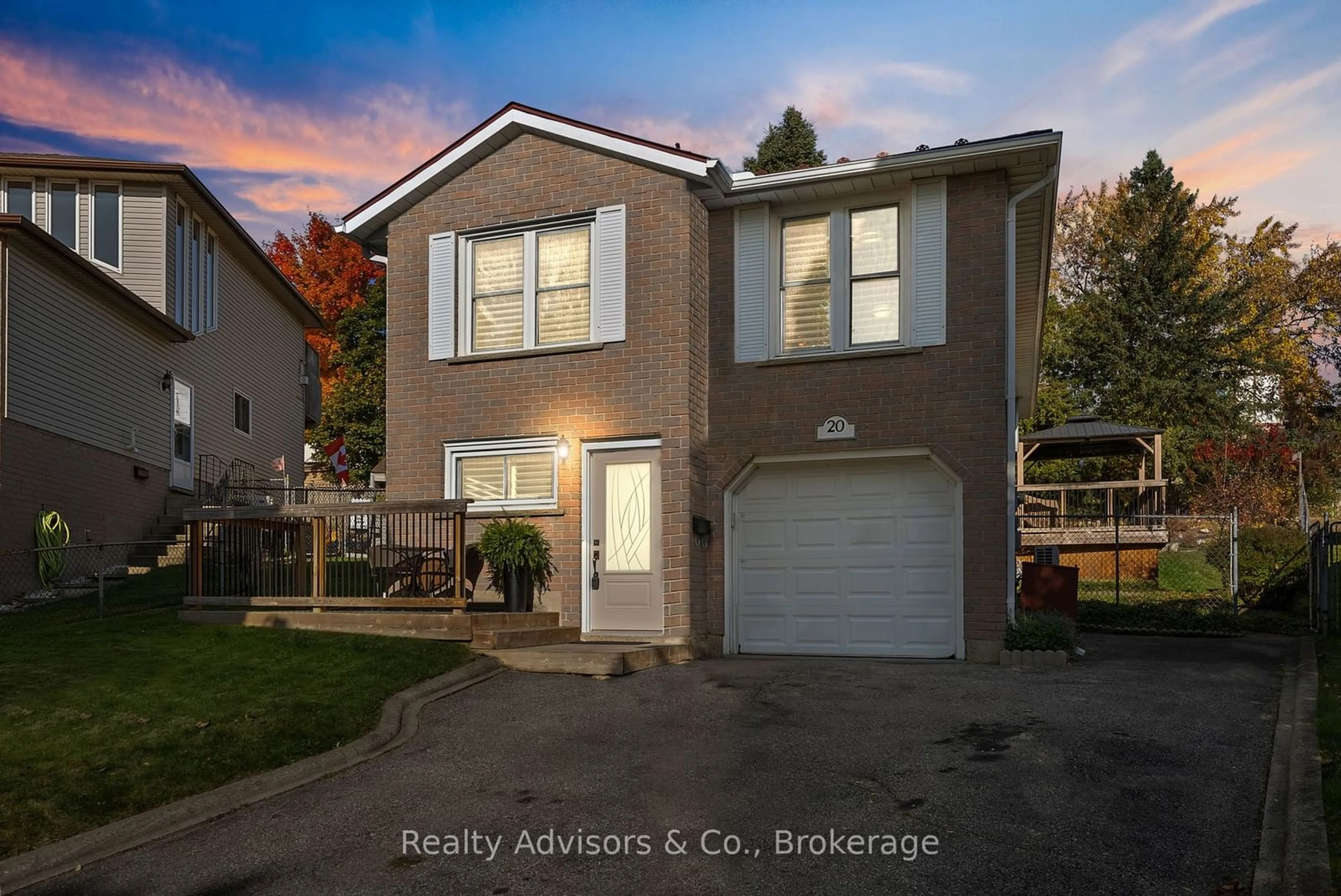 Frontside or backside of a home, cottage for 20 FARMINGTON Pl, Kitchener Ontario N2P 1Y3