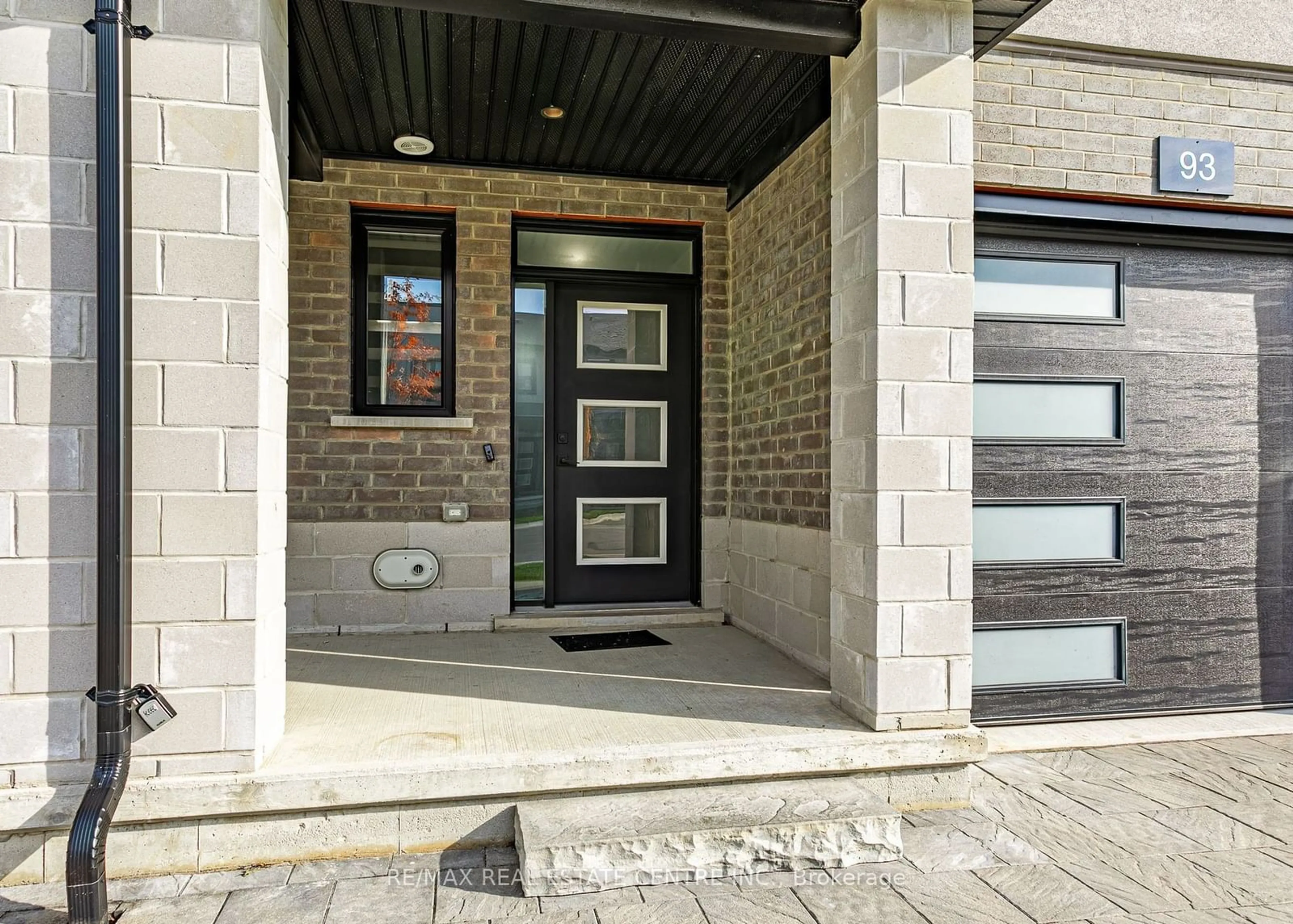 Indoor entryway, wood floors for 3380 Singleton Ave #93, London Ontario N6L 0E8