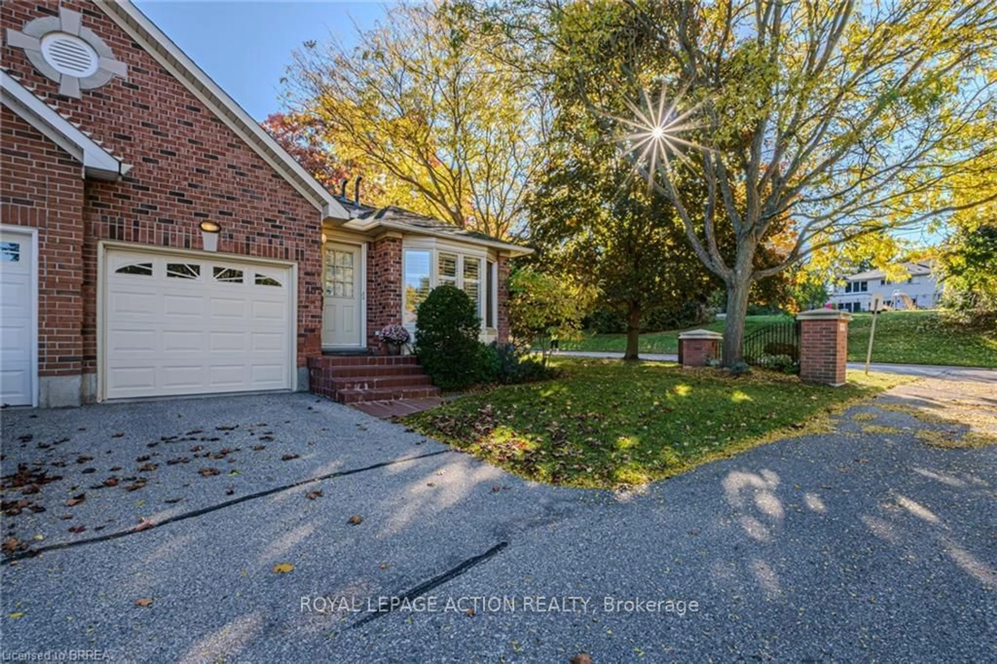 A pic from exterior of the house or condo, the street view for 40 Hardy Rd, Brantford Ontario N3T 5K8