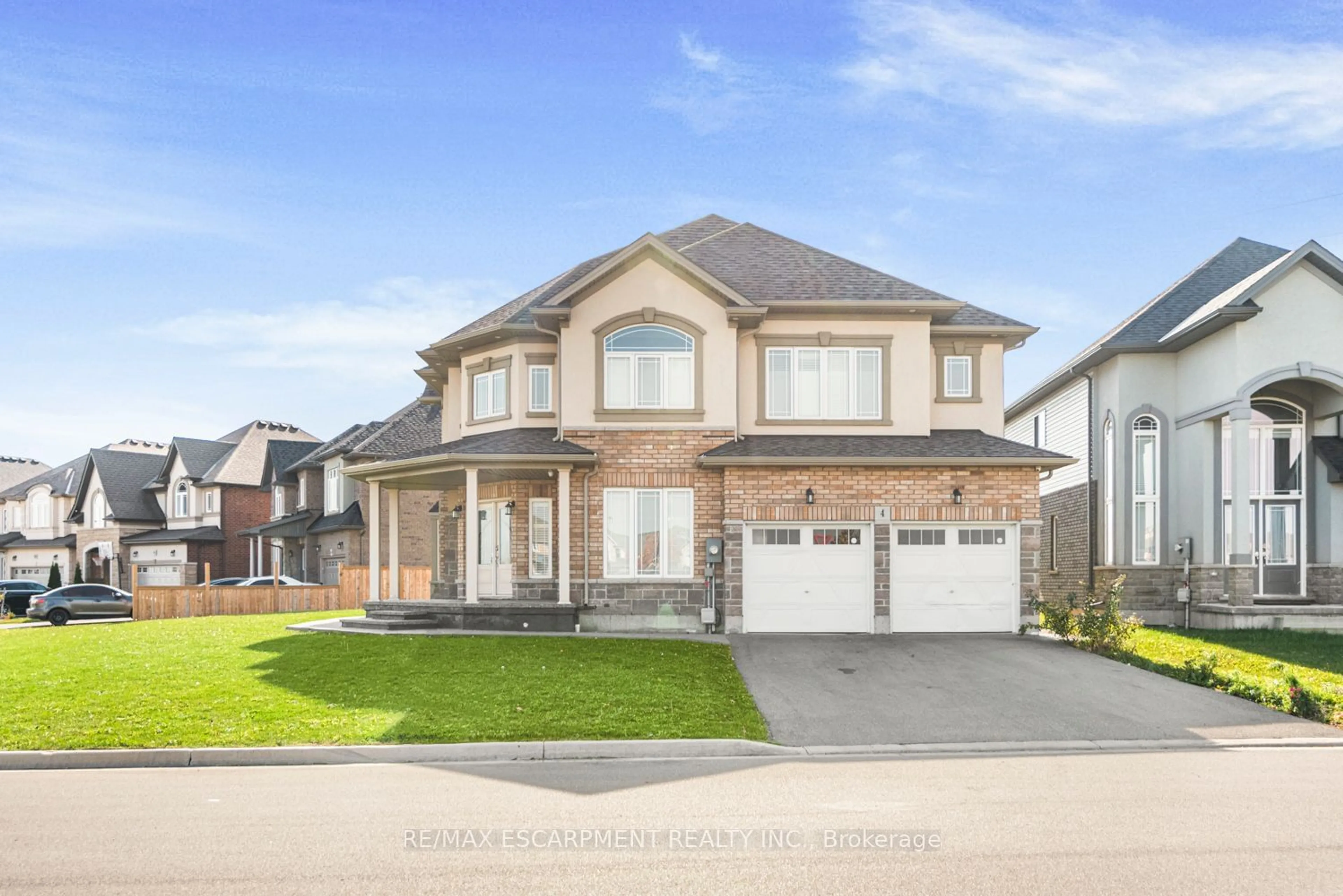 Frontside or backside of a home, the street view for 4 Dolomiti Crt, Hamilton Ontario L0R 1P0