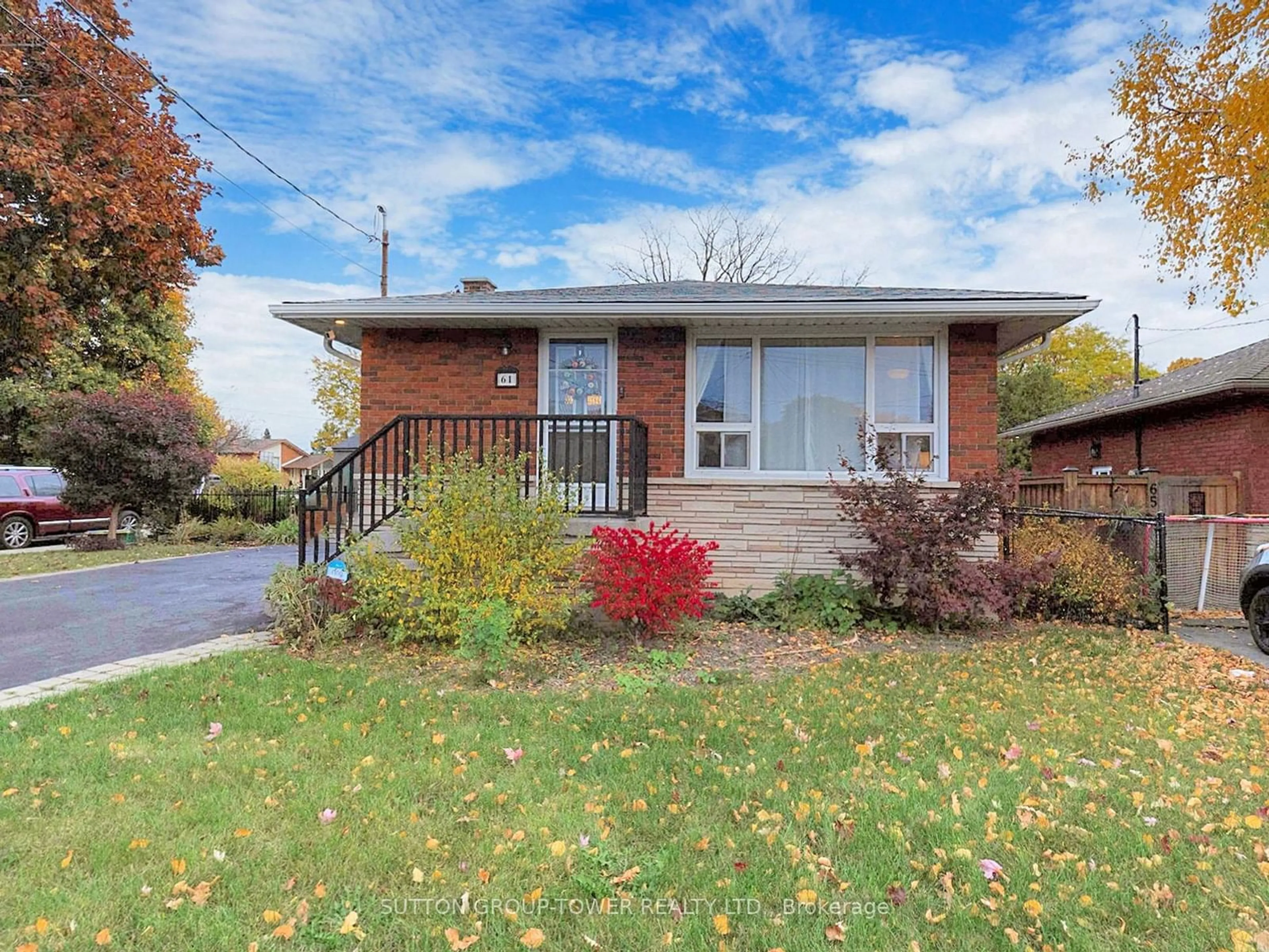 Frontside or backside of a home, cottage for 61 Fisher Cres, Hamilton Ontario L9C 4N1