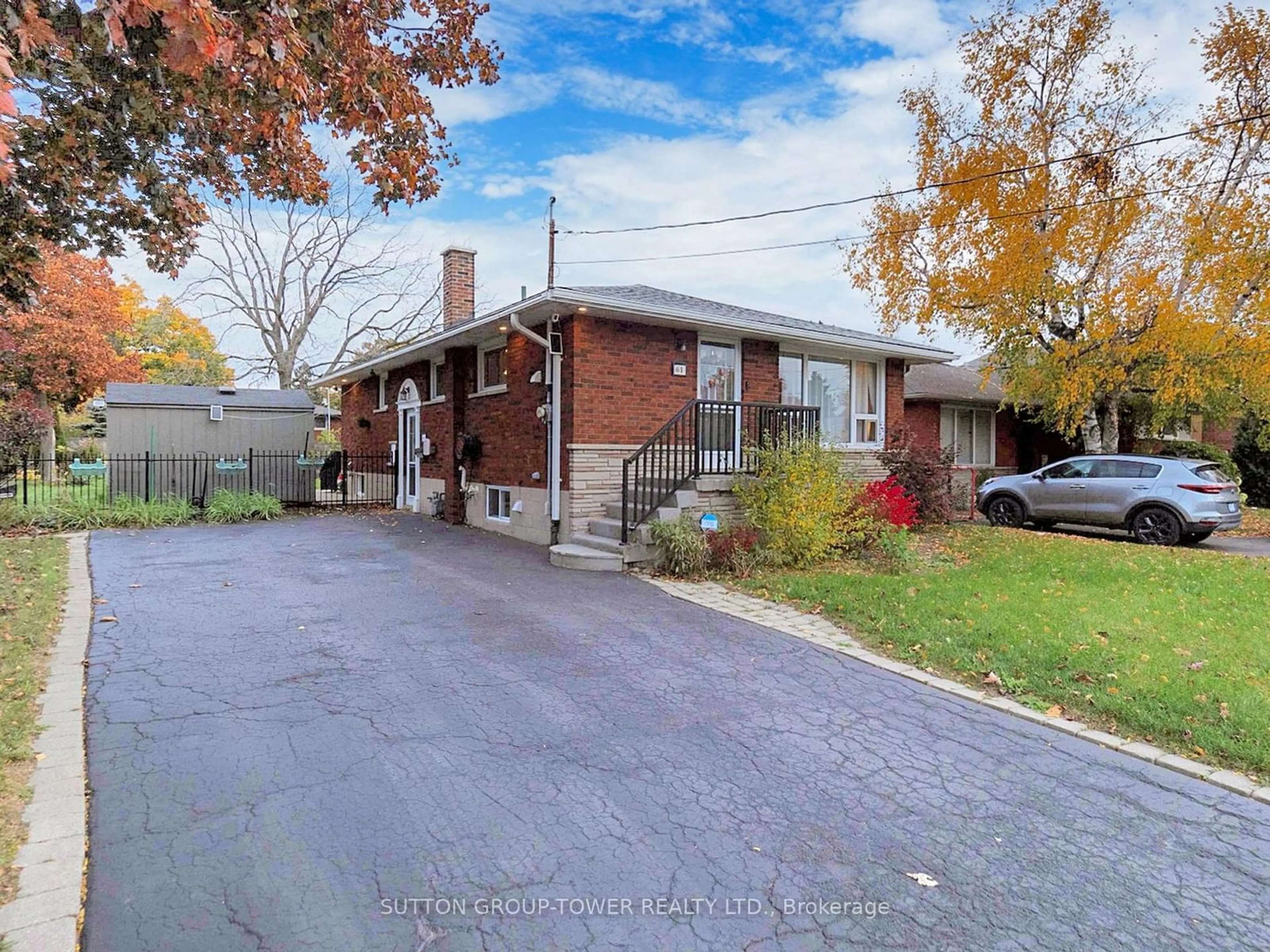 A pic from exterior of the house or condo, the street view for 61 Fisher Cres, Hamilton Ontario L9C 4N1