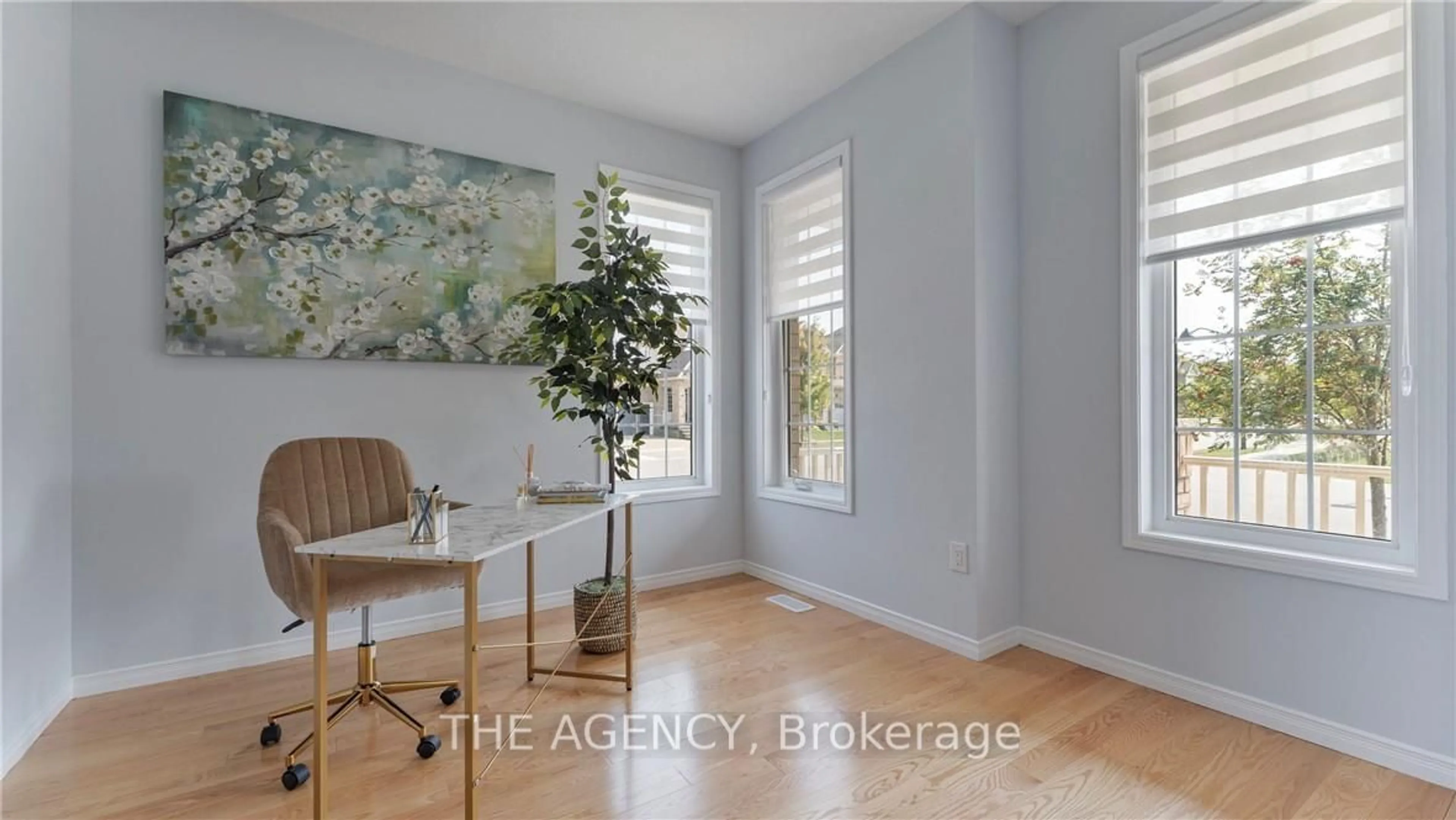 A pic of a room, wood floors for 2 Turnbull Dr, Brantford Ontario N3T 0K4