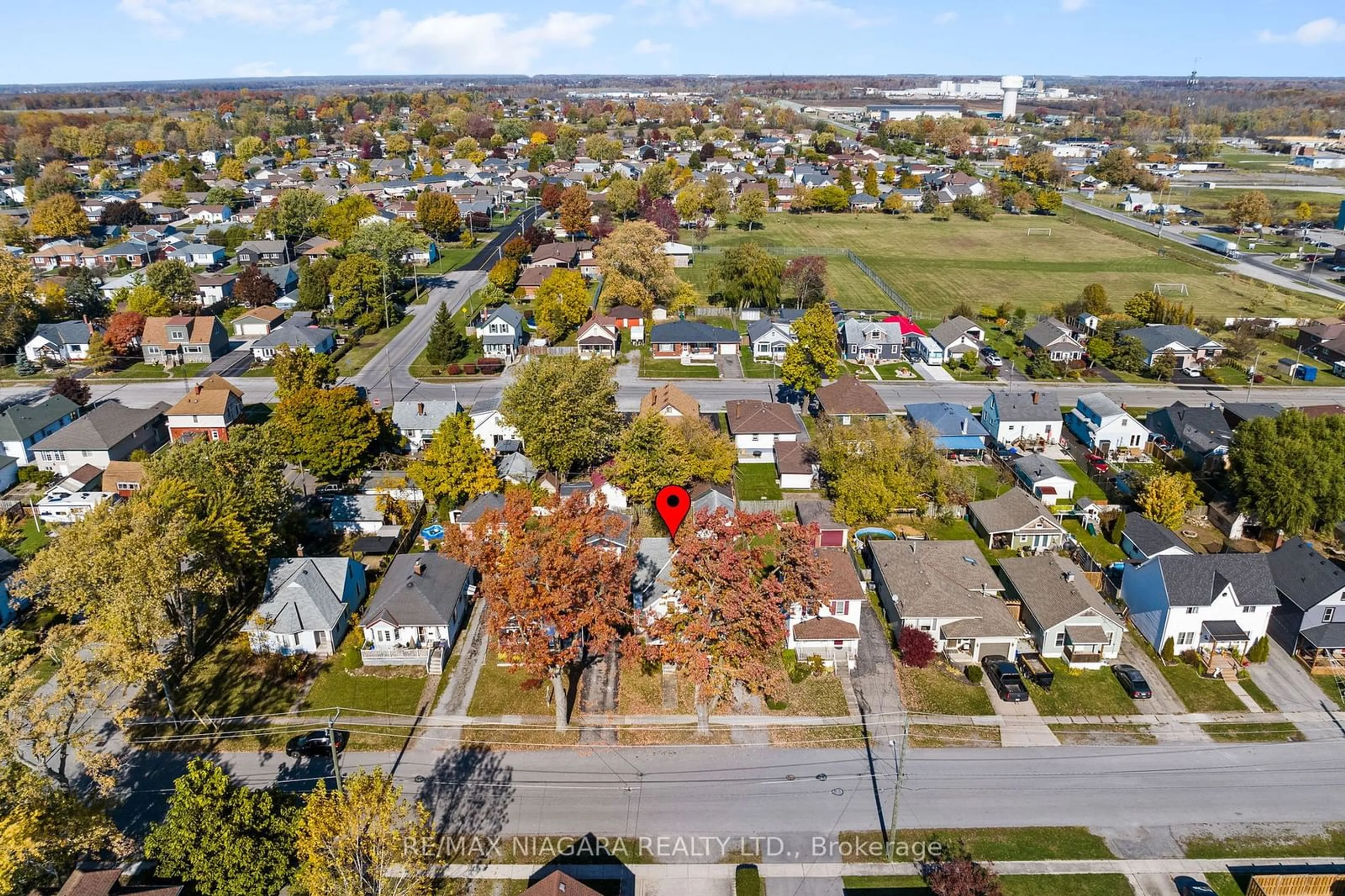 A pic from exterior of the house or condo, the street view for 125 Omer Ave, Port Colborne Ontario L3K 3Y5