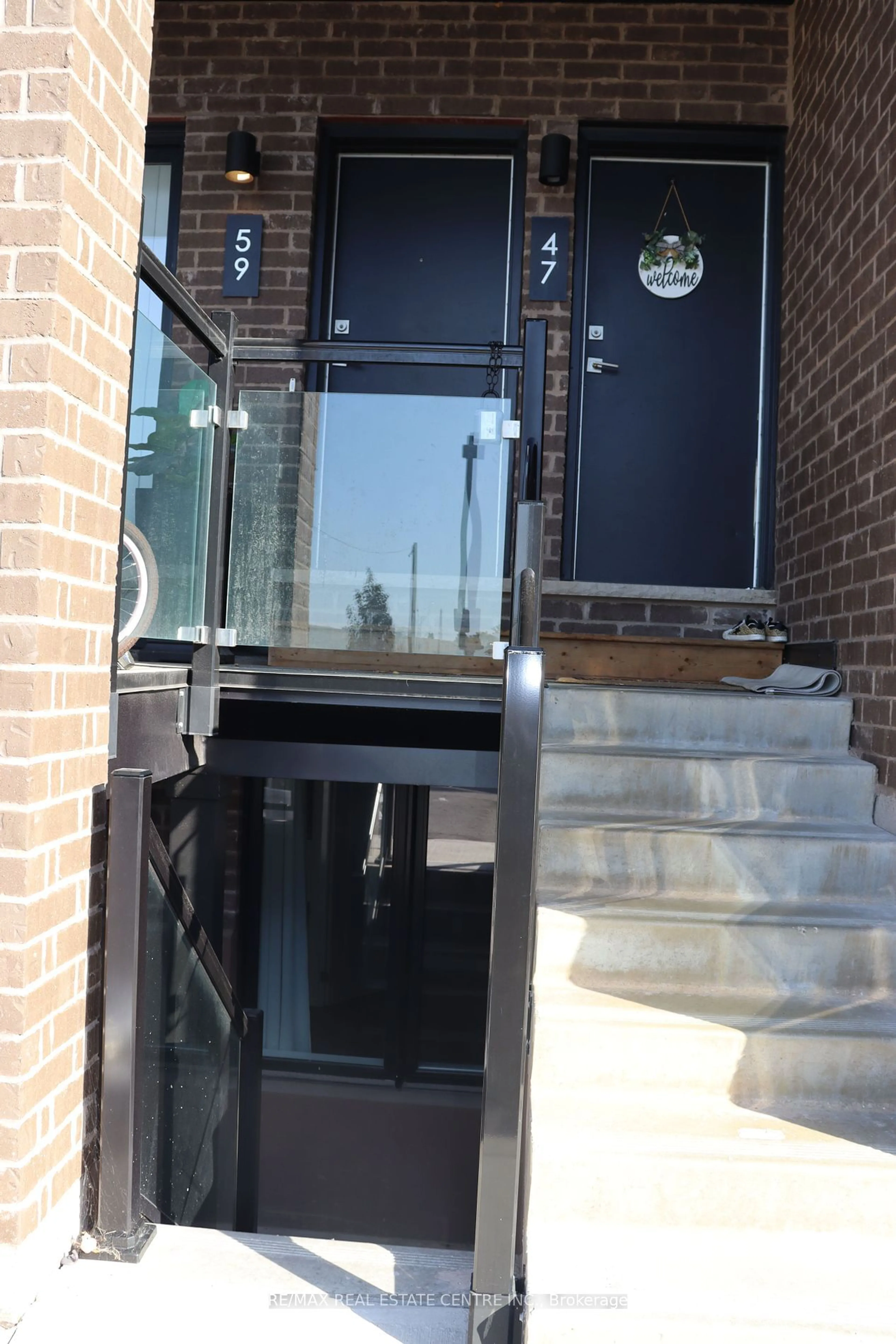 Indoor foyer, not visible floor for 6705 Cropp St #59, Niagara Falls Ontario L2E 0C1