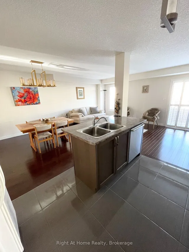 Additional image 17 of 35 CHARLESWOOD Cres