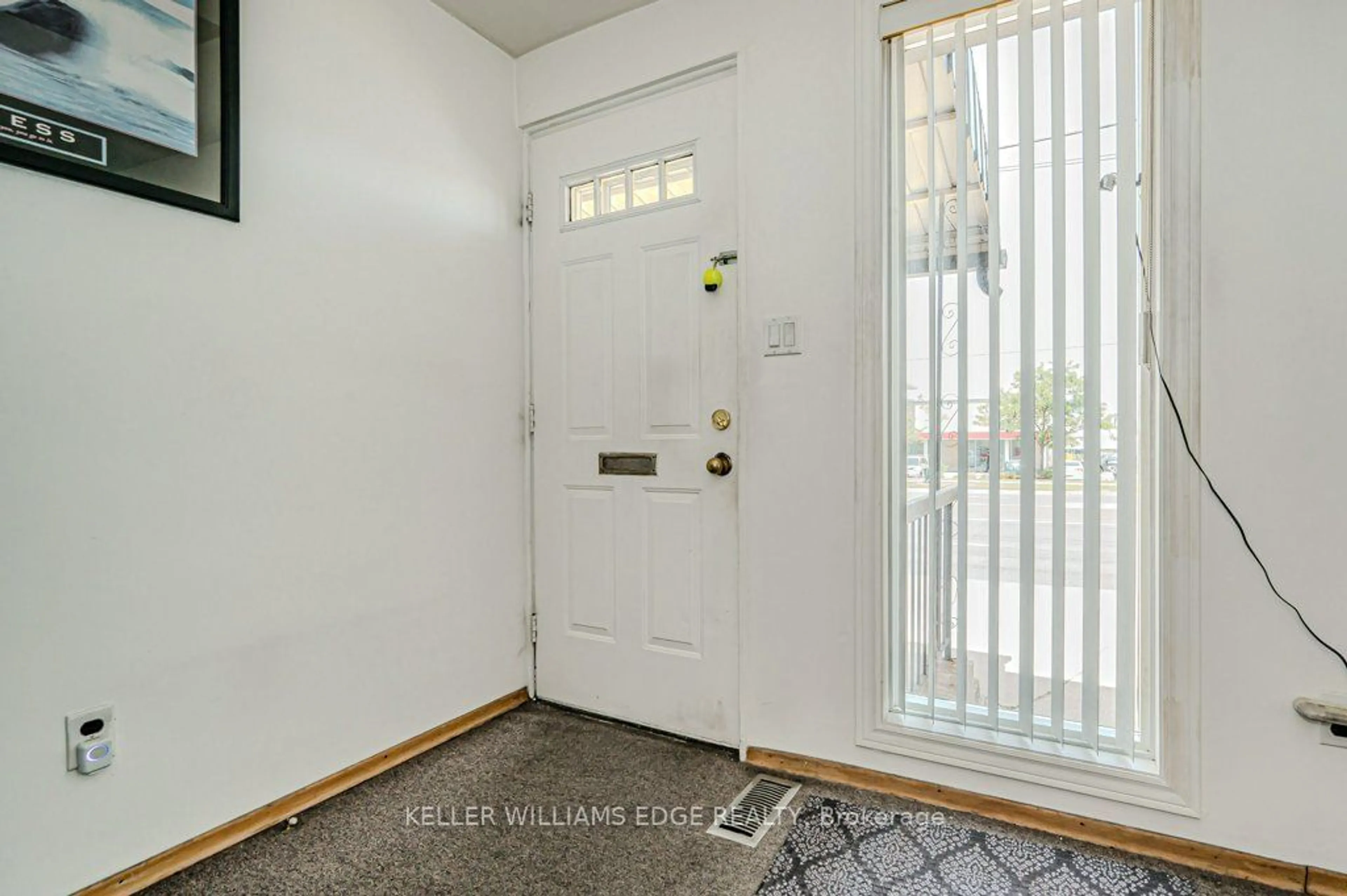 Indoor entryway, unknown floor for 1278 Barton St, Hamilton Ontario L8H 2W1