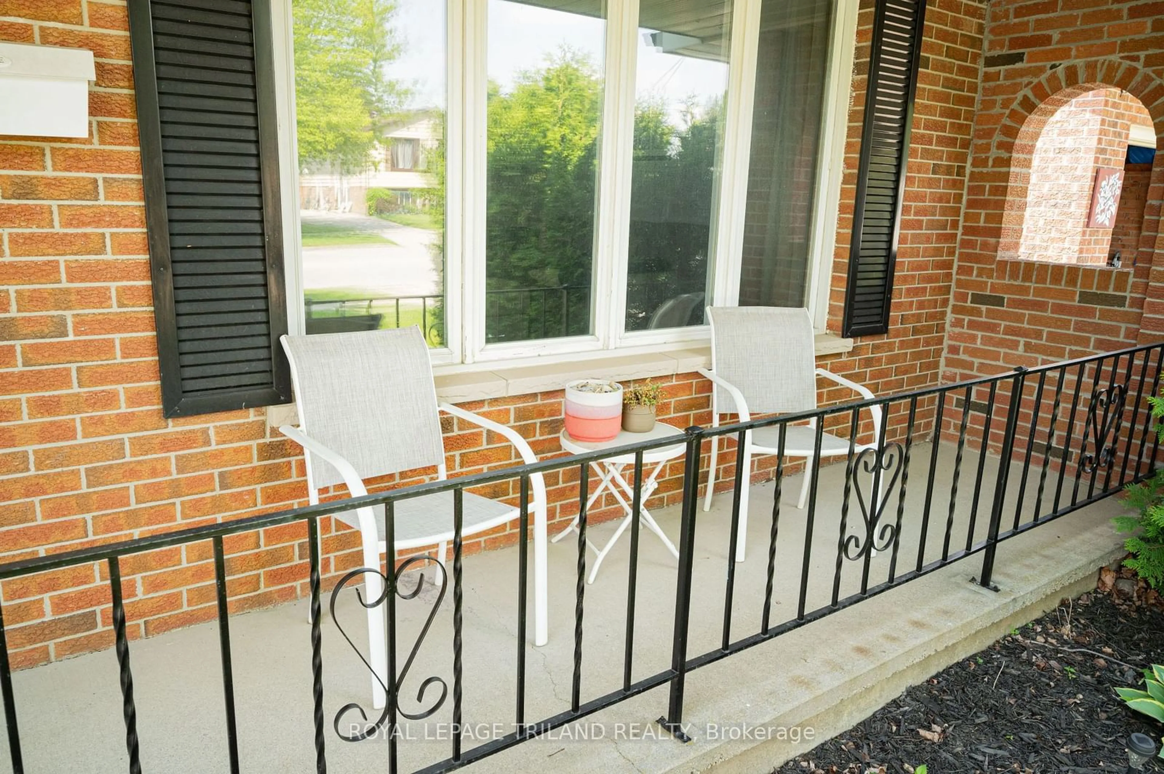 Patio, the fenced backyard for 65 Manor Rd, St. Thomas Ontario N5R 5R3