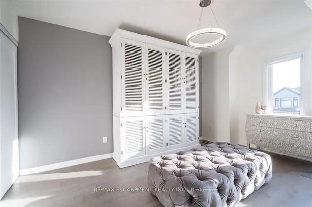 Additional property image - 128 FAIREY Cres