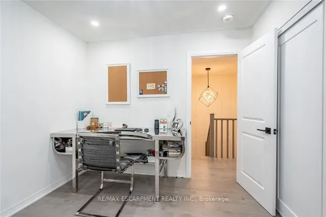 Additional property image - 128 FAIREY Cres