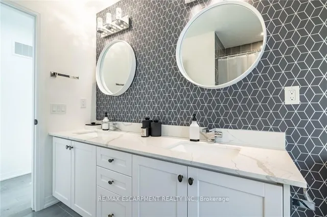 Additional property image - 128 FAIREY Cres