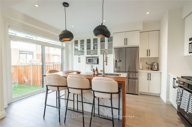 Additional property image - 128 FAIREY Cres