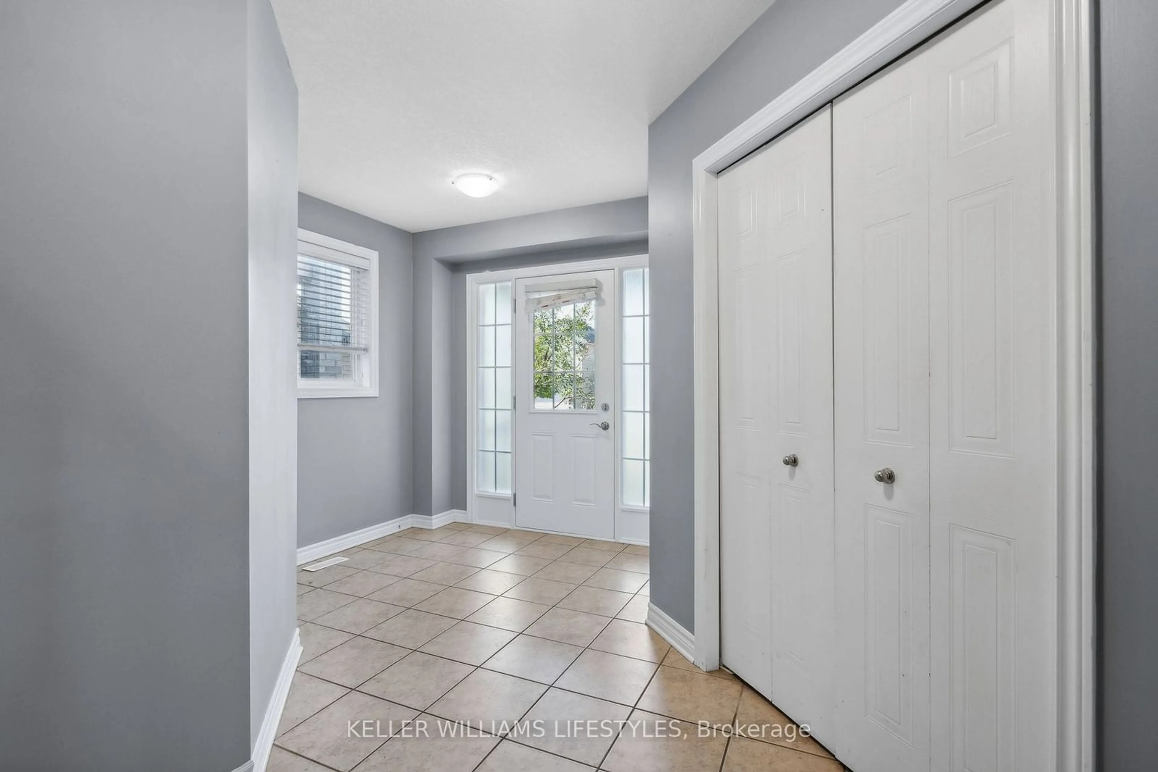 Indoor entryway, wood floors for 832 Oakcrossing Rd, London Ontario N6H 0A4