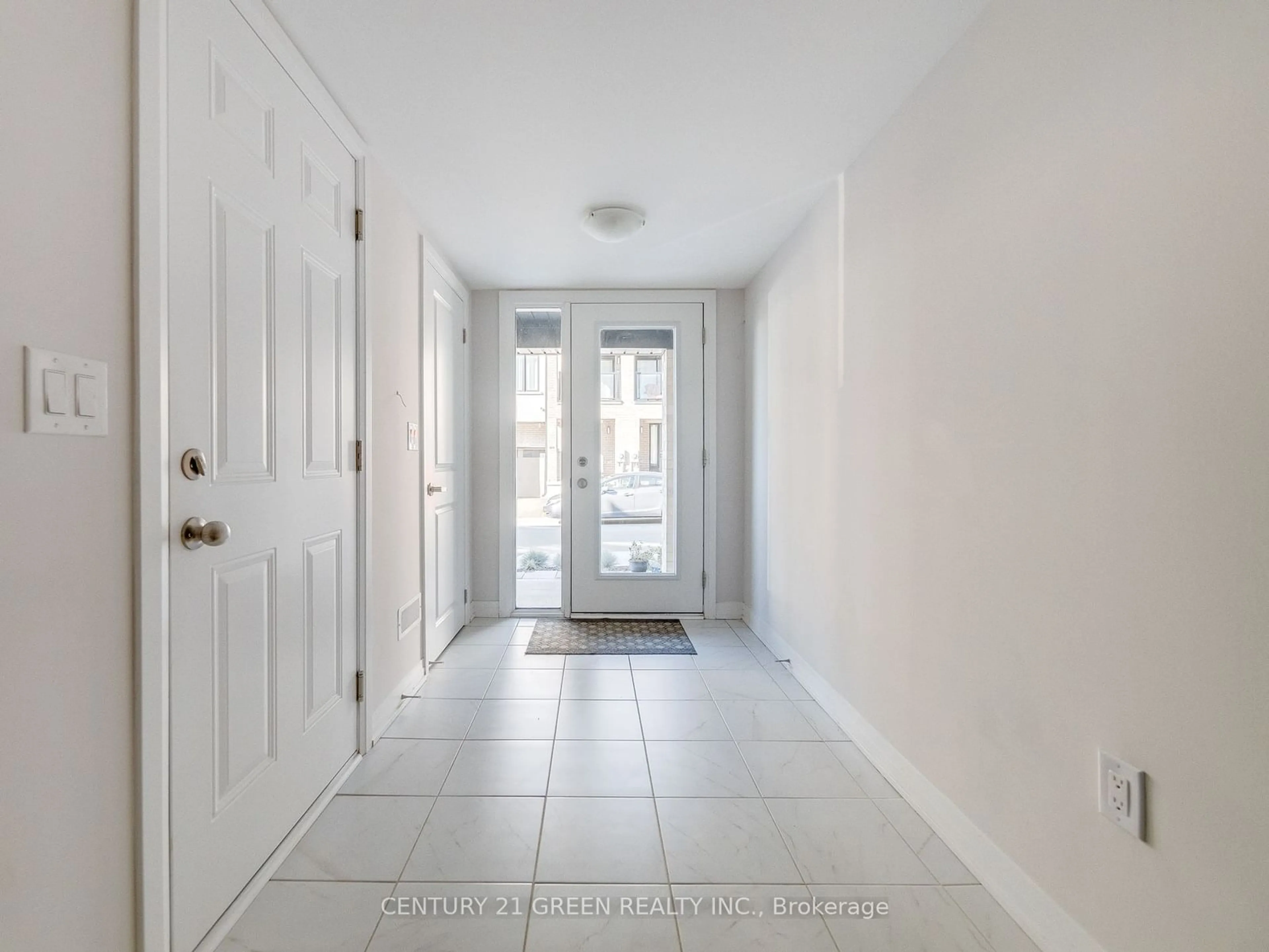 Indoor entryway, not visible floor for 585 Colborne St #911, Brantford Ontario N3S 0K4