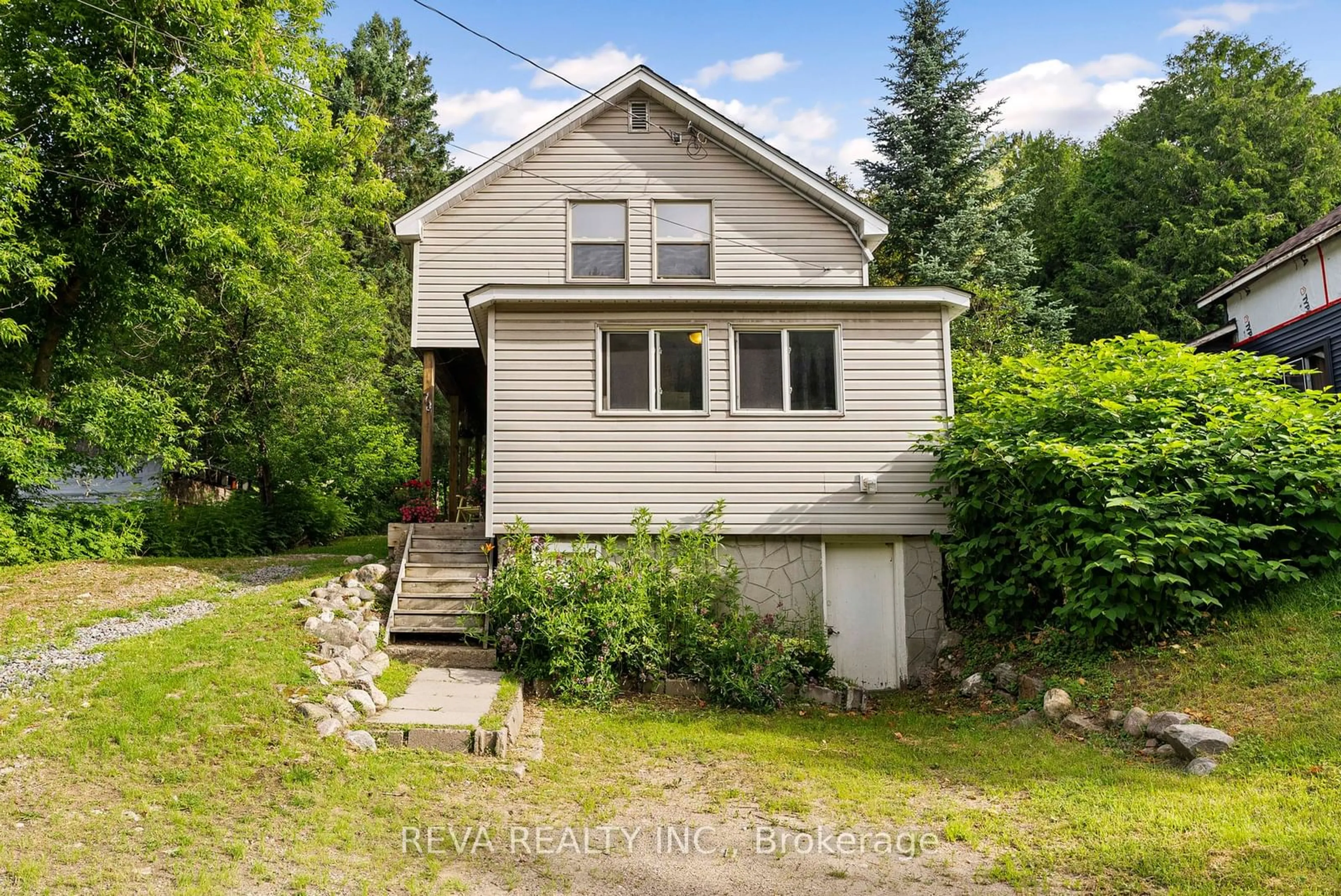 Frontside or backside of a home, cottage for 78 Bridge St, Bancroft Ontario K0L 1C0