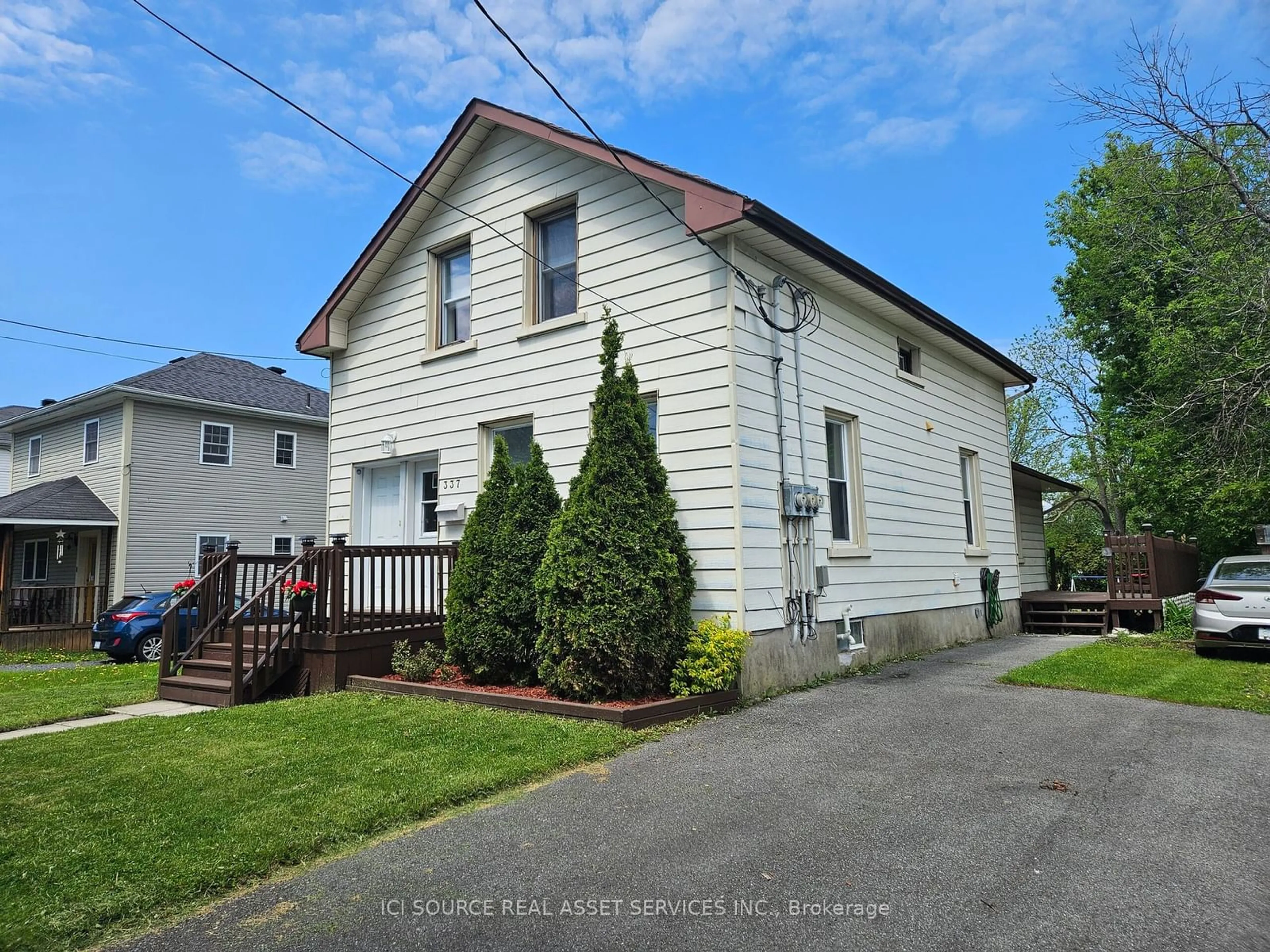 Frontside or backside of a home, cottage for 337 Sixth St, Cornwall Ontario K6H 2P1