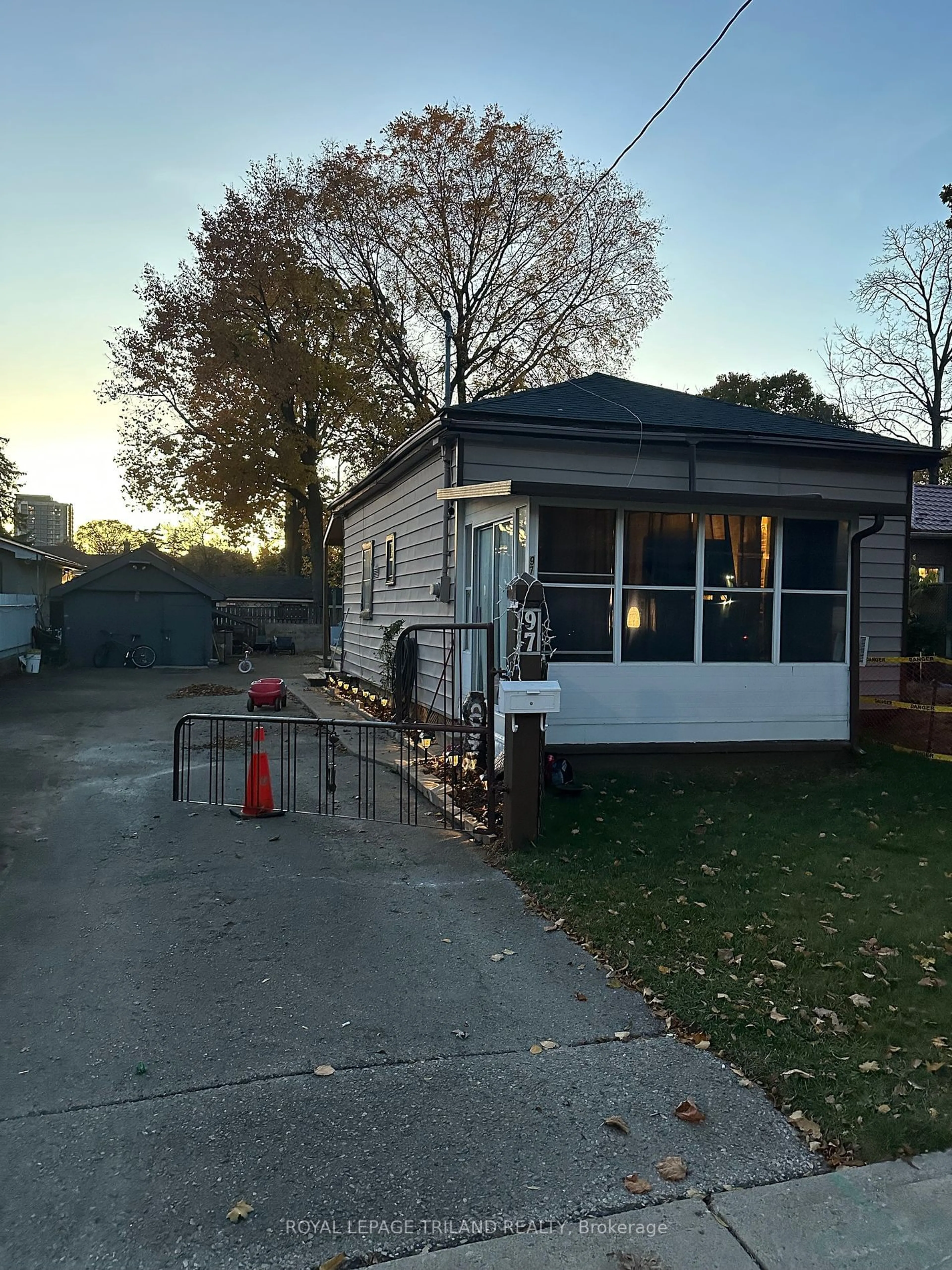 Frontside or backside of a home, the street view for 97 William St, London Ontario N6B 3B2