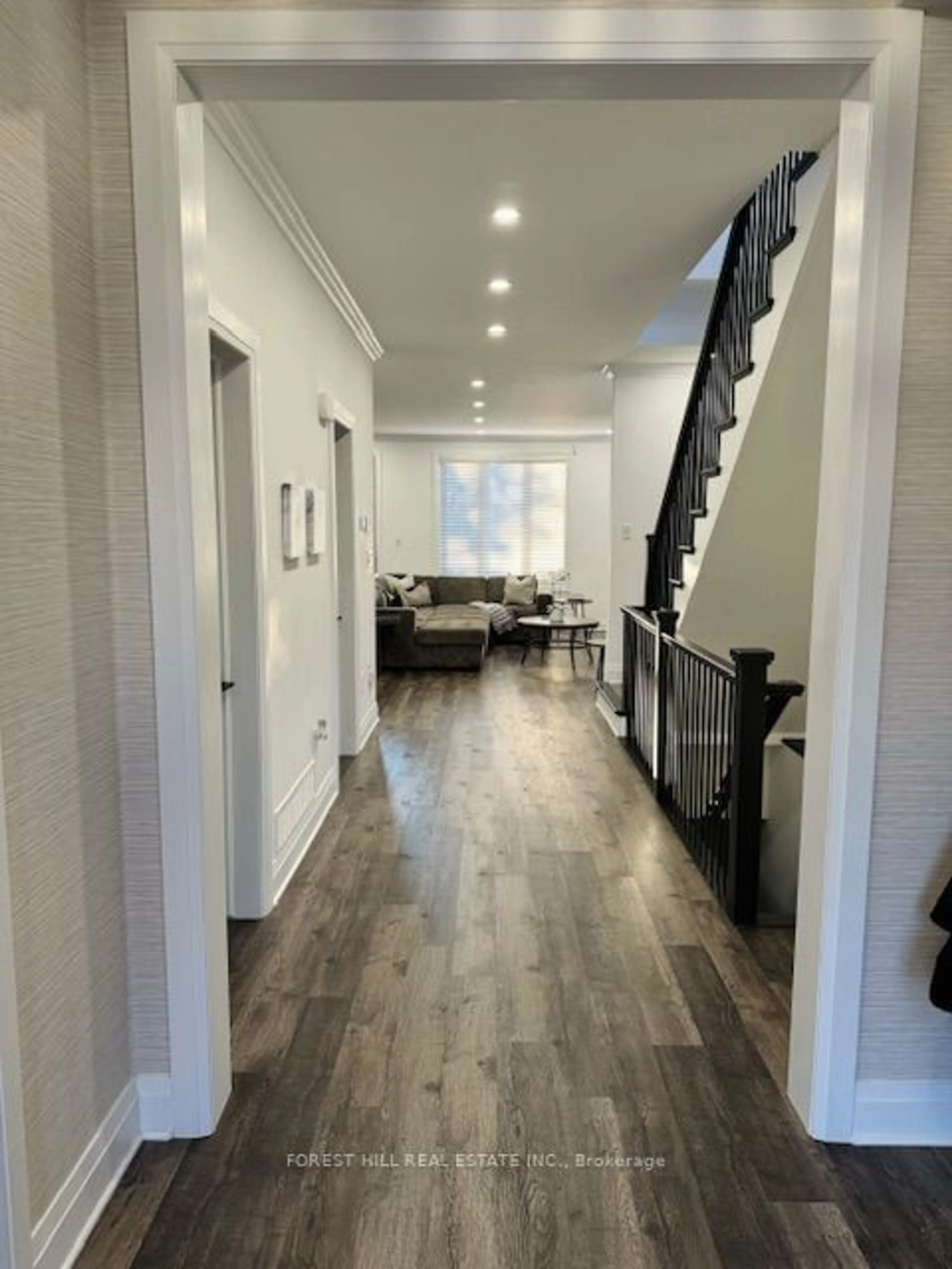 Indoor entryway, wood floors for 220 Collingwood St, Kingston Ontario K7L 3X8