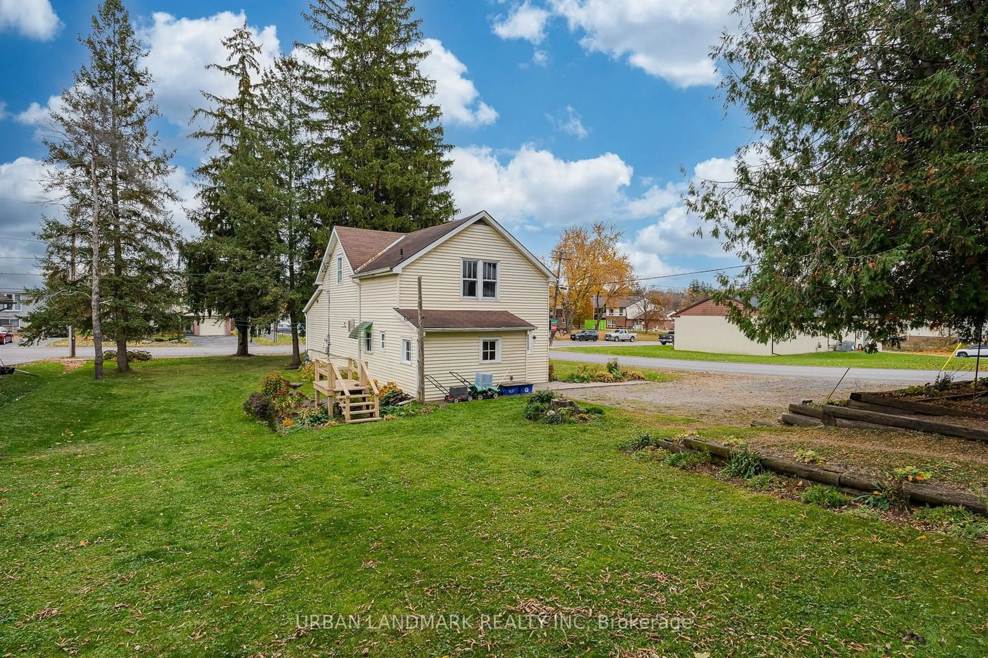 Frontside or backside of a home, cottage for 56 Wellington St, Madoc Ontario K0K 2K0