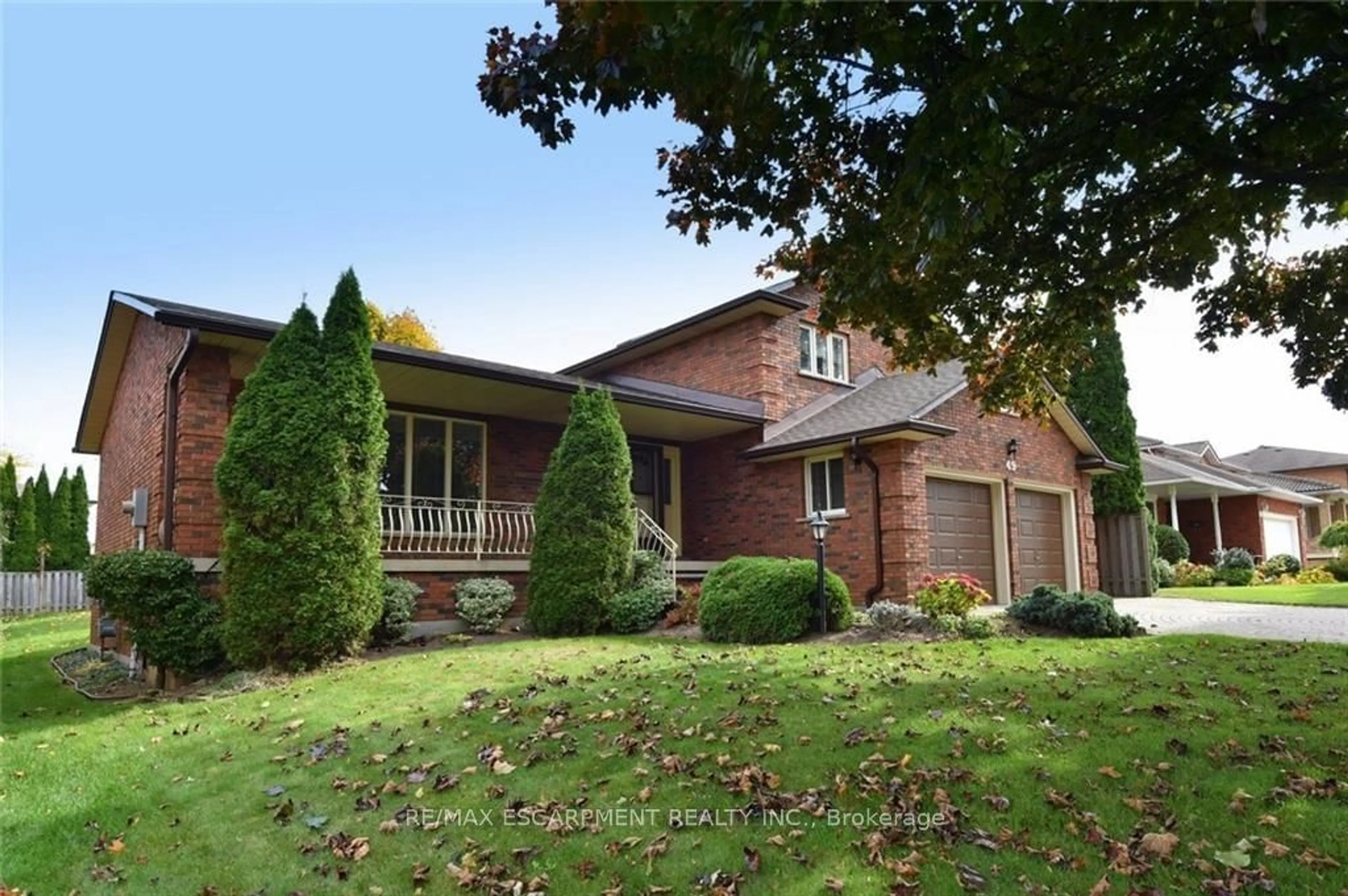 Home with brick exterior material for 49 Nellida Cres, Hamilton Ontario L9C 7P9