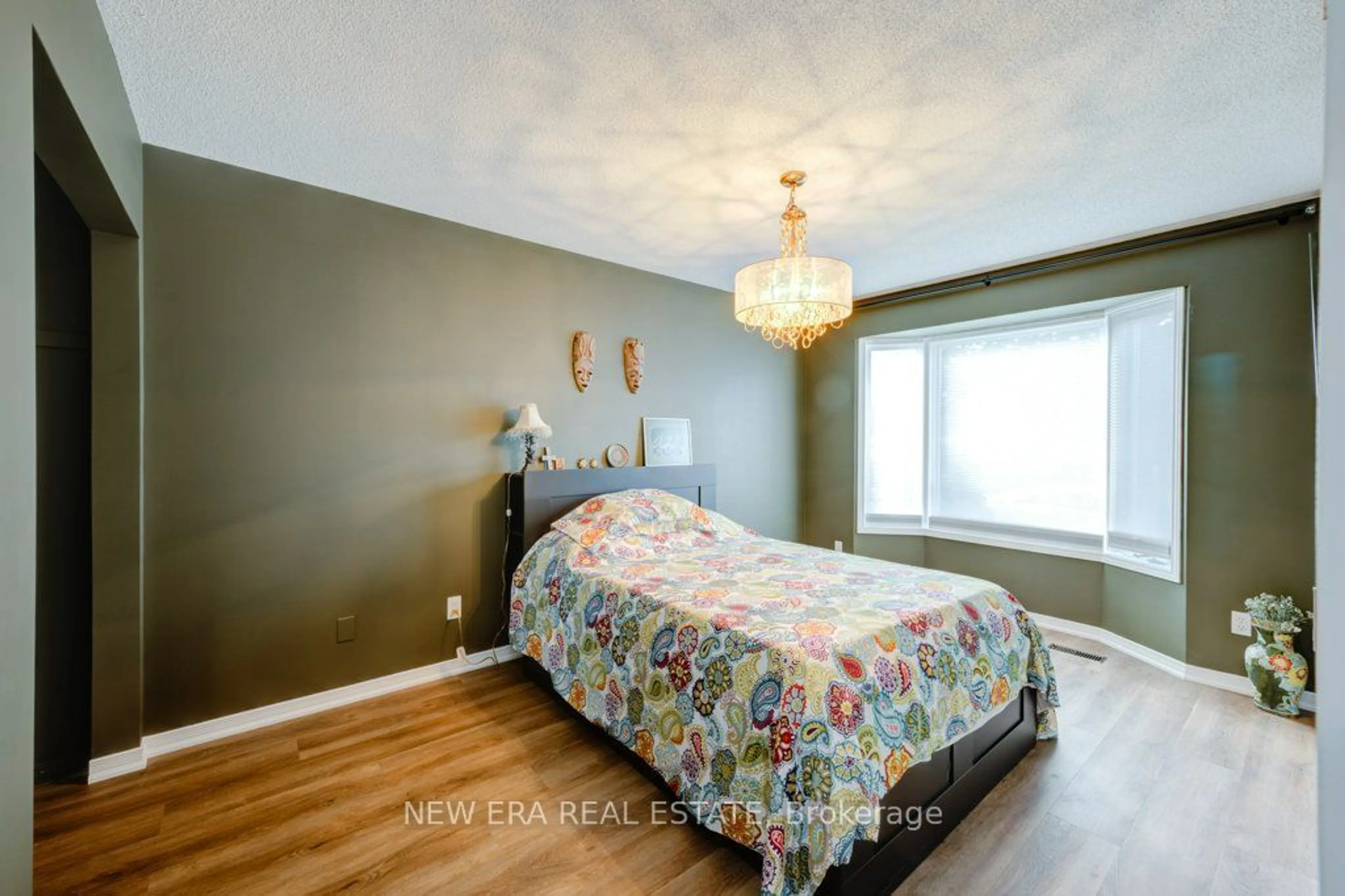 A pic of a room, wood floors for 41 Jackson Crt, Tillsonburg Ontario N4G 5R4