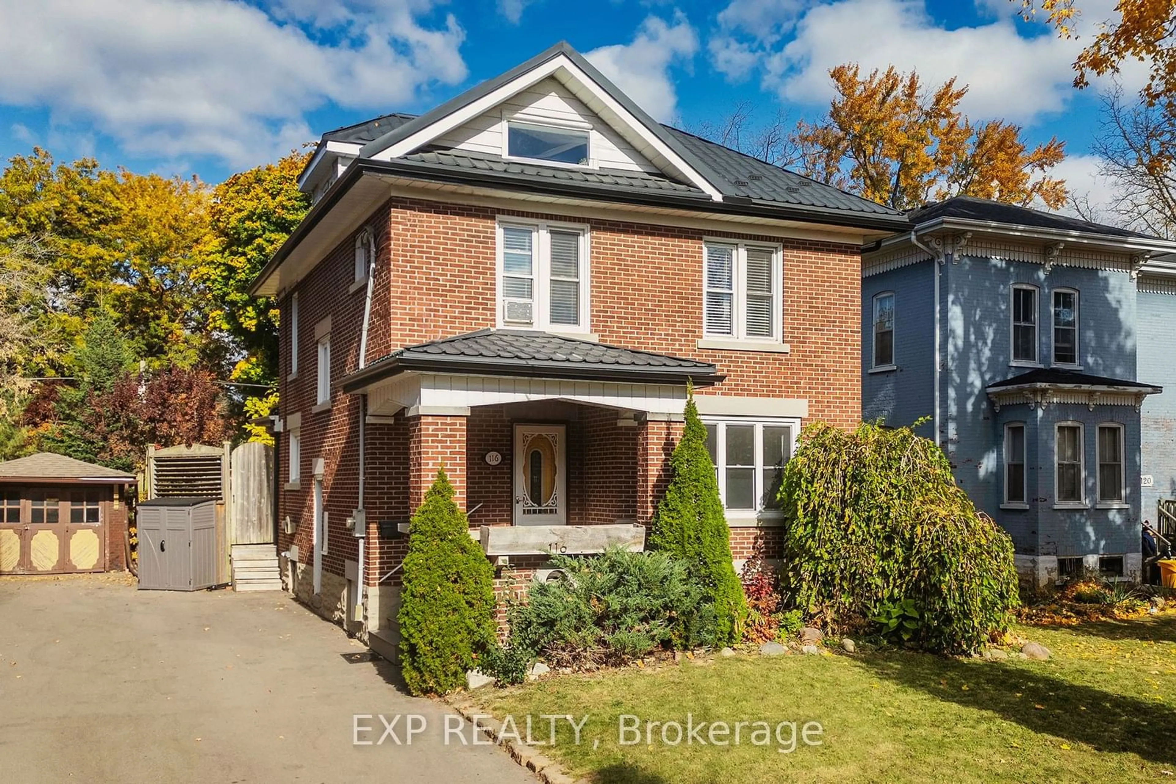 Home with brick exterior material for 116 Wellington St, Kitchener Ontario N2H 5J8