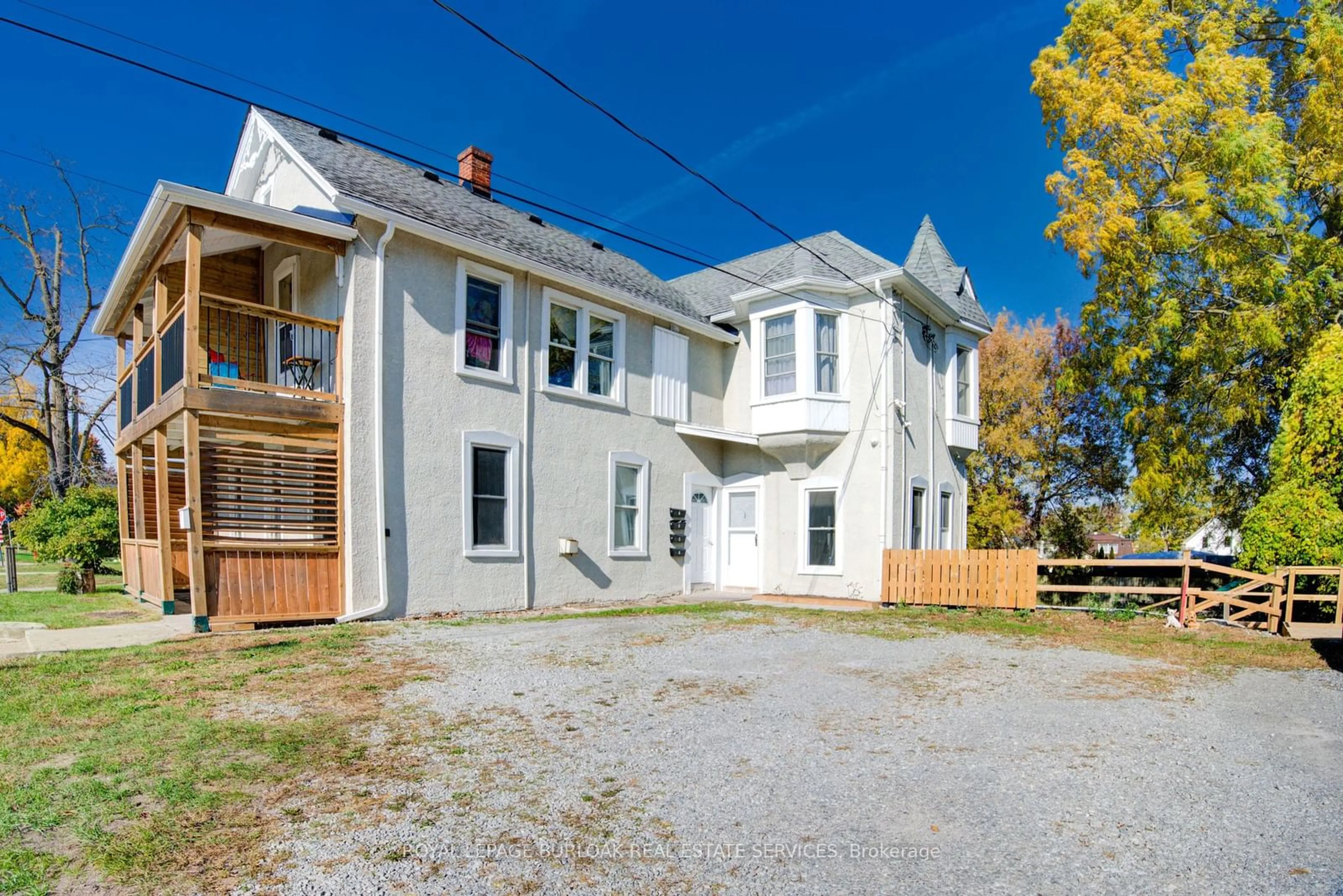 A pic from exterior of the house or condo, the front or back of building for 21 Sugarloaf St, Port Colborne Ontario L3K 2M9