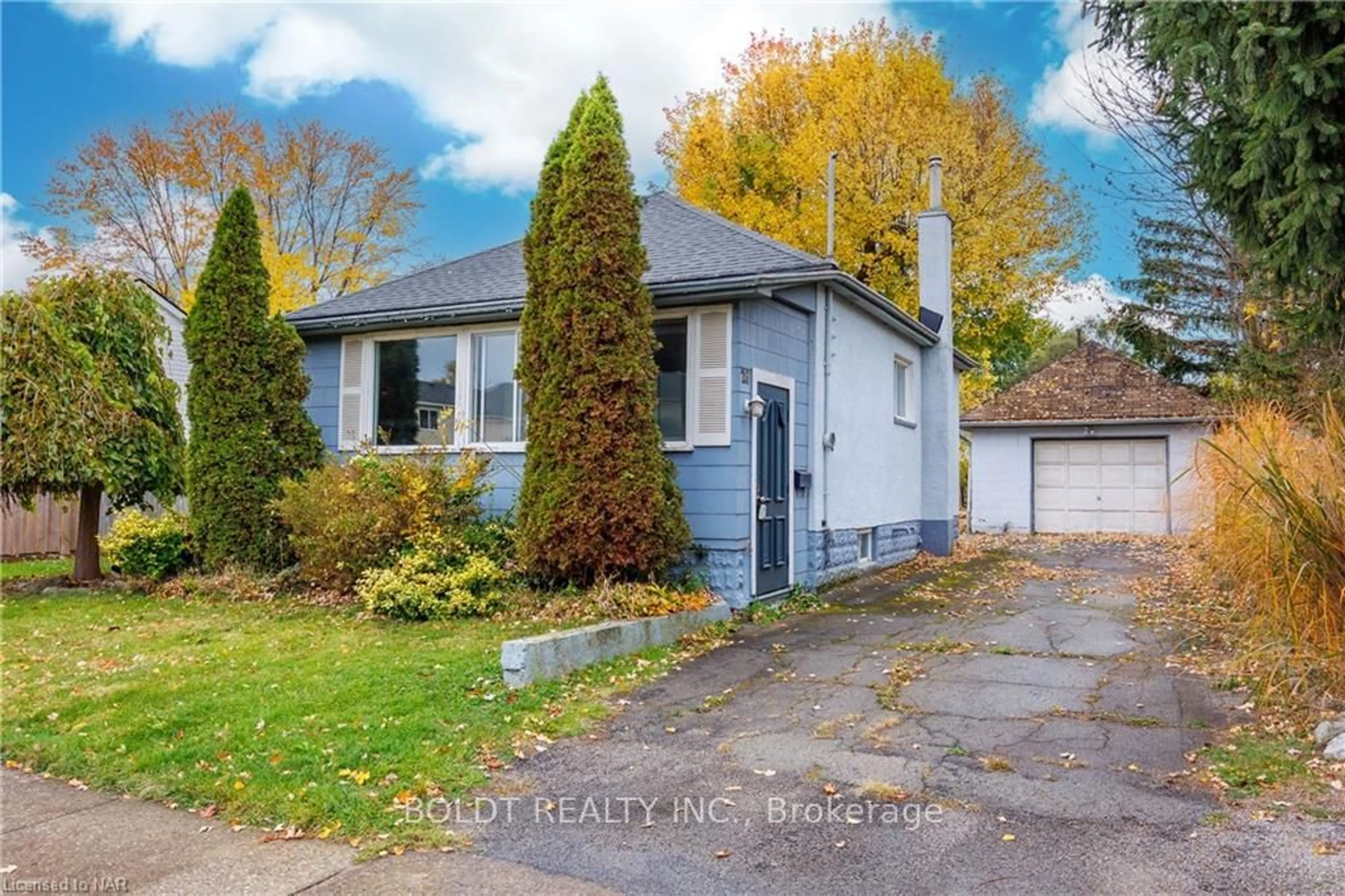 Frontside or backside of a home, cottage for 26 Perenack Ave, Welland Ontario L3C 2C6