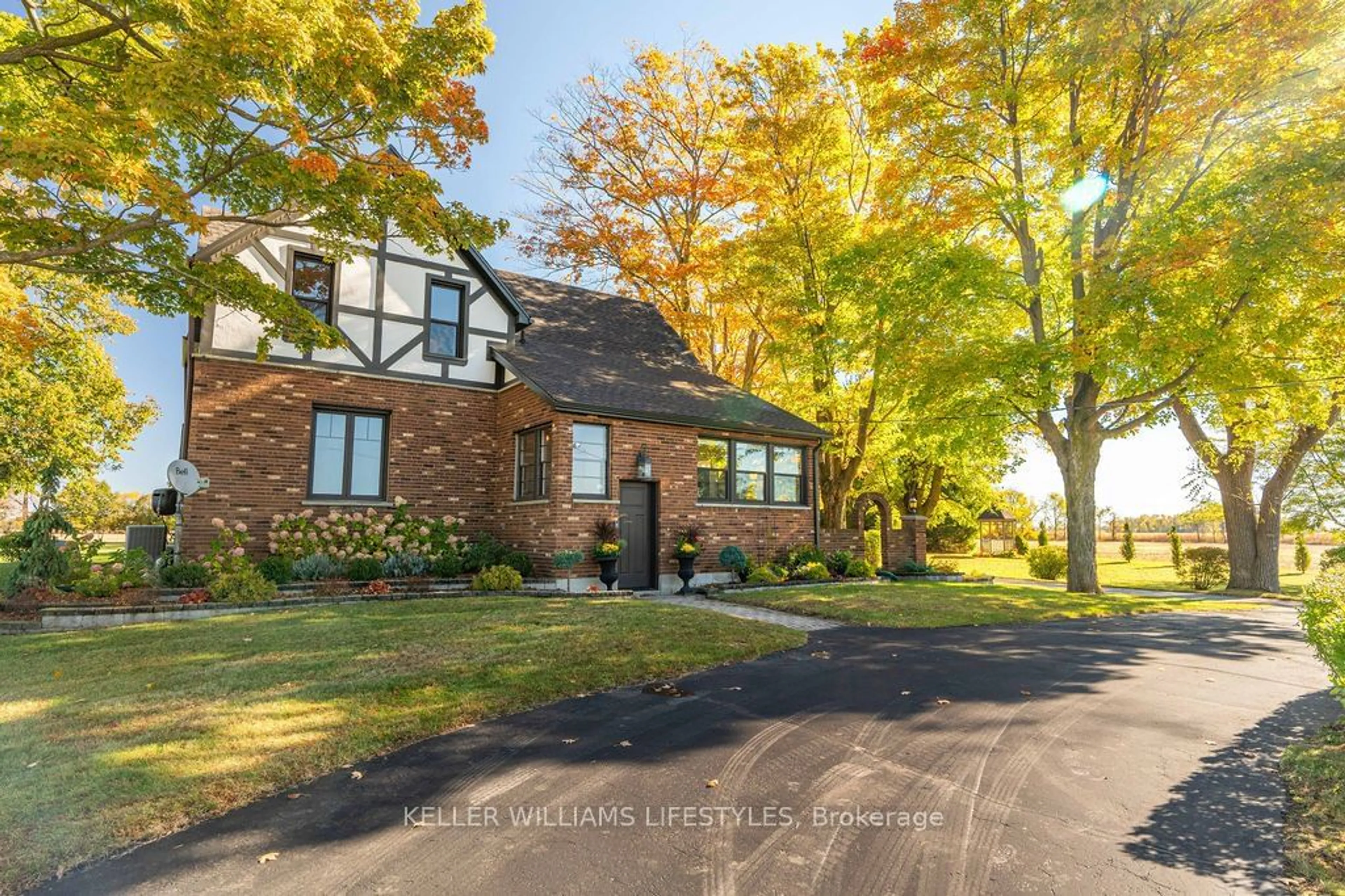 A pic from exterior of the house or condo, cottage for 22384 Pratt Siding Rd, Southwest Middlesex Ontario N0L 1M0