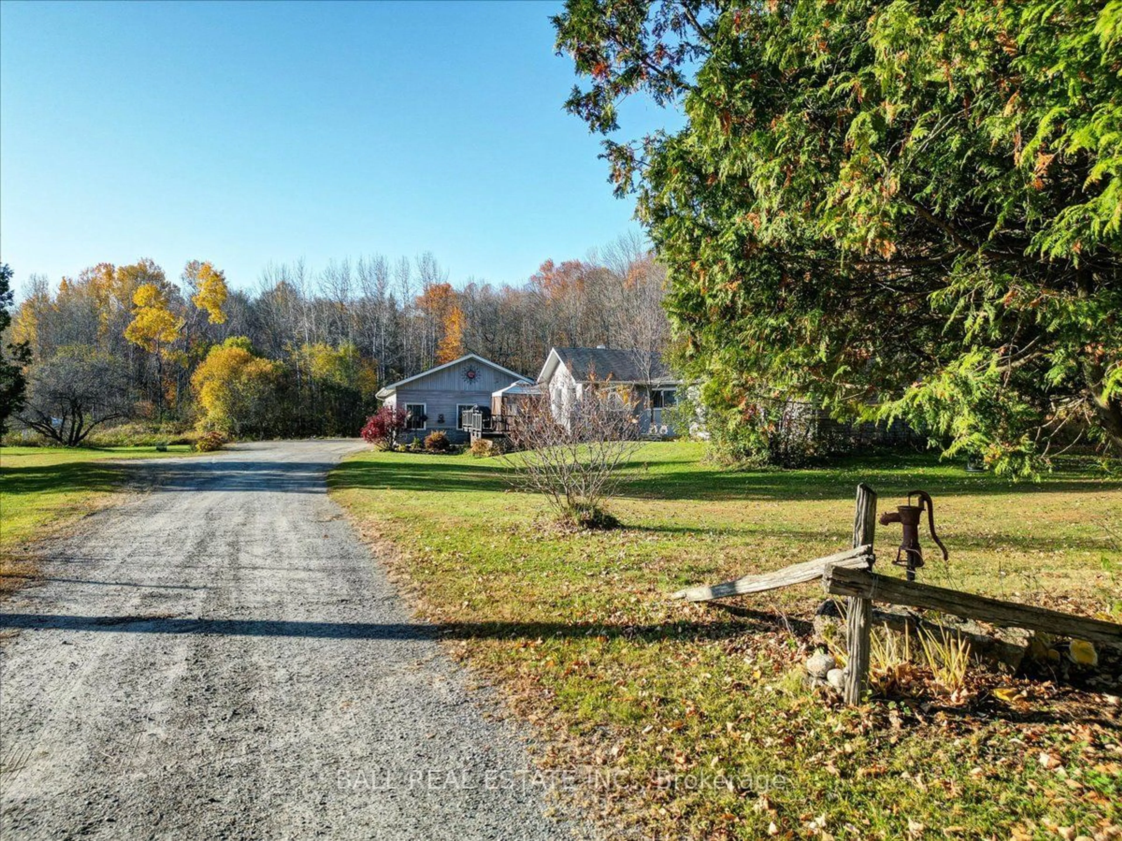 Frontside or backside of a home, cottage for 601 Airport Rd, Bancroft Ontario K0L 1C0