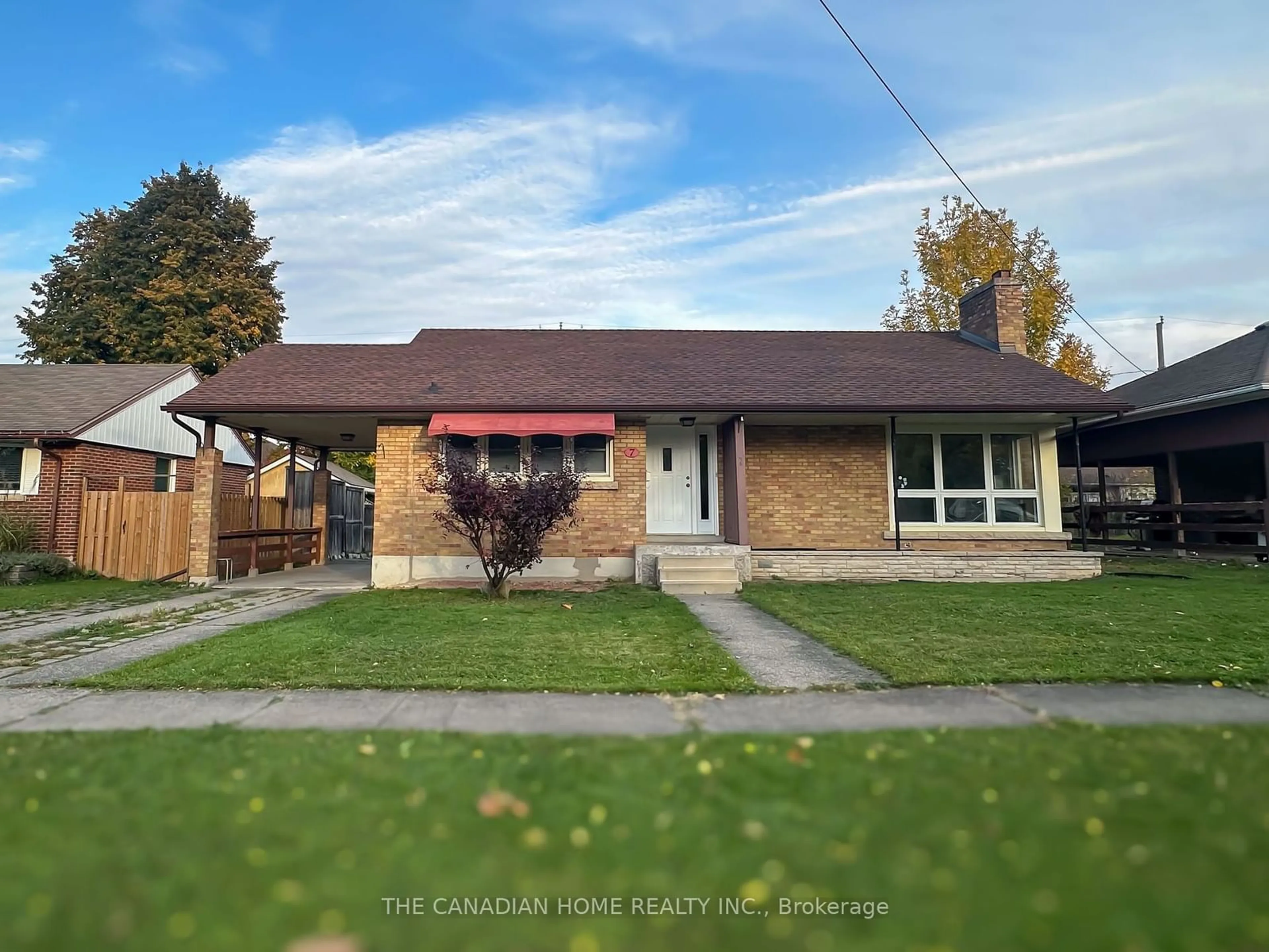 Frontside or backside of a home, the street view for 7 Mountainview Dr, St. Catharines Ontario L2T 3H3