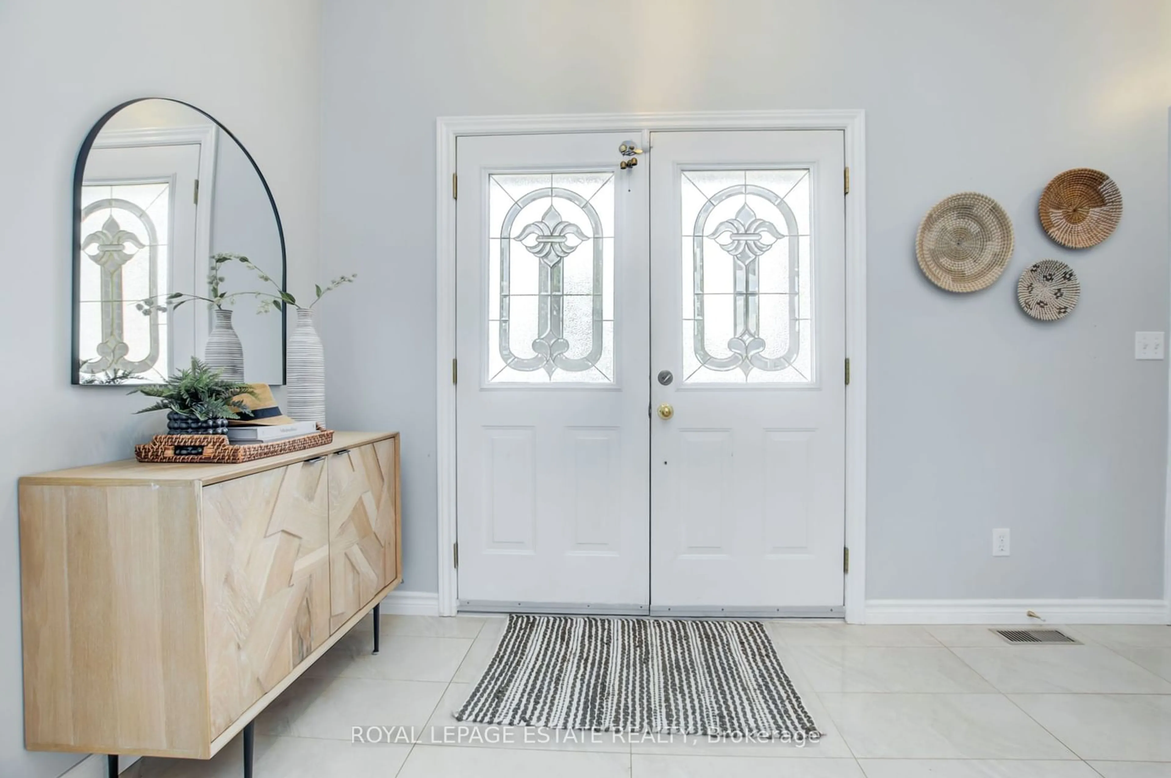 Indoor entryway, wood floors for 1003 Otto Dr, Cobourg Ontario K9A 5Y3