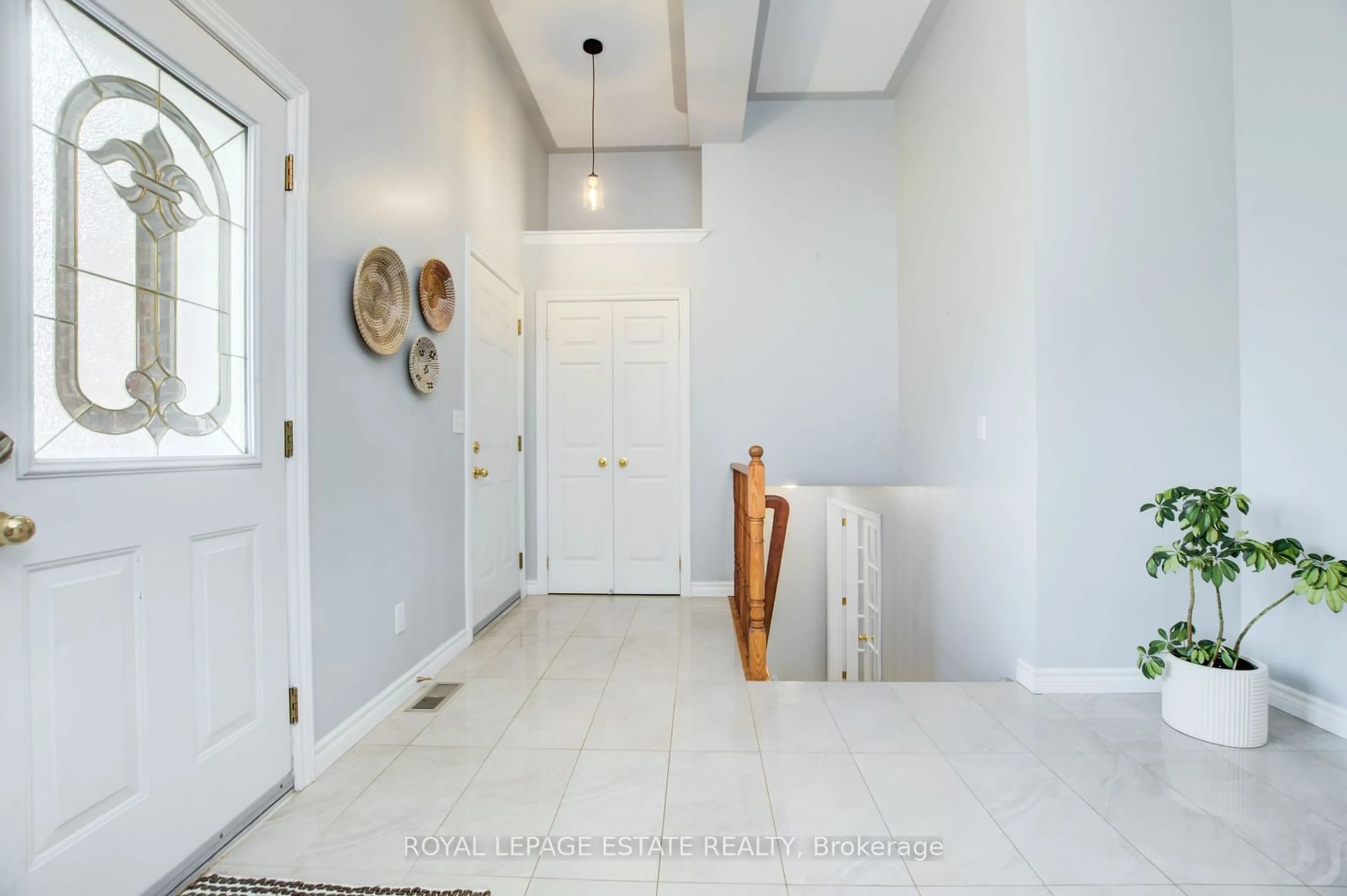 Indoor entryway, ceramic floors for 1003 Otto Dr, Cobourg Ontario K9A 5Y3