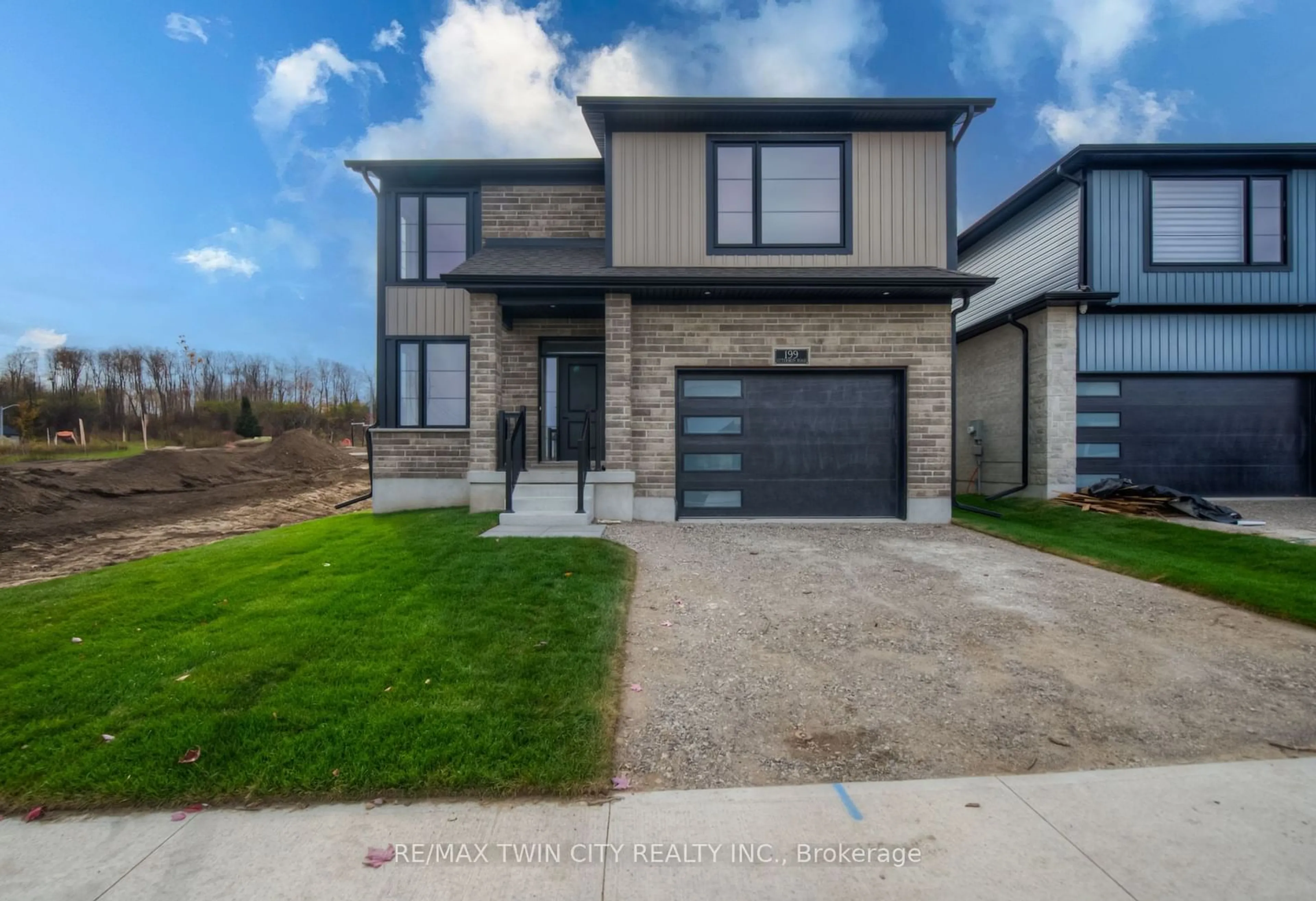 Frontside or backside of a home, the street view for 199 Otterbein Rd, Kitchener Ontario N2B 0A8