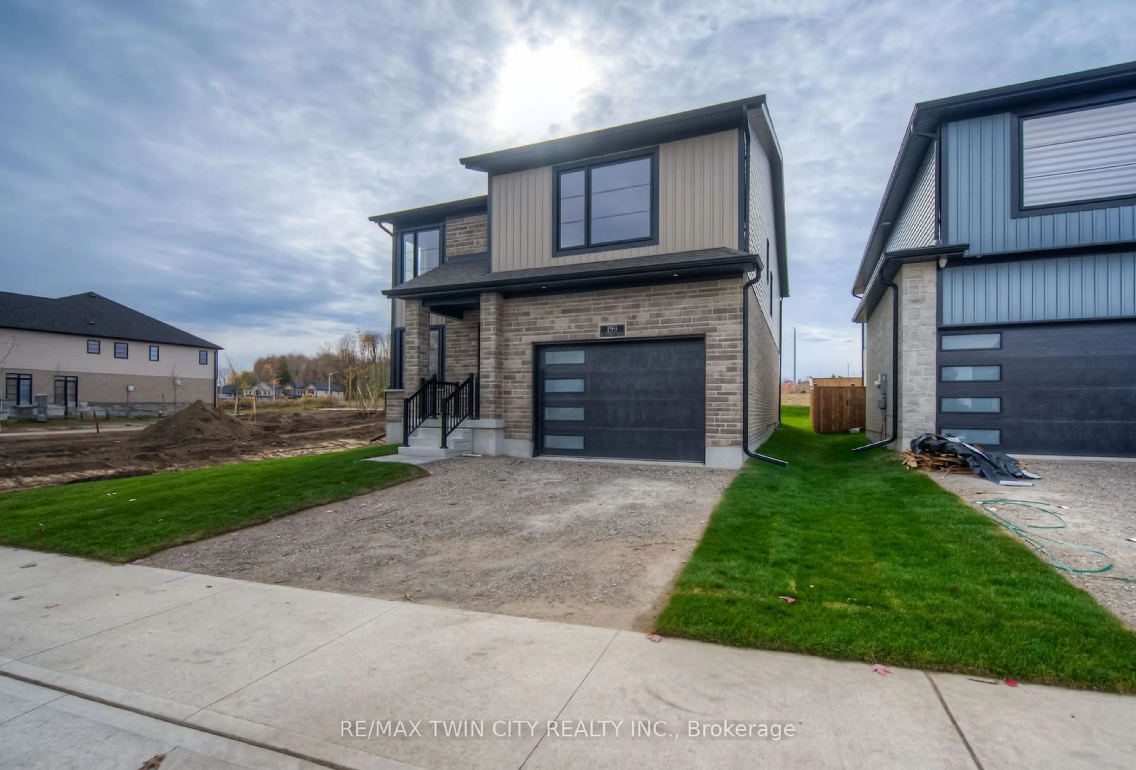 Frontside or backside of a home, the street view for 199 Otterbein Rd, Kitchener Ontario N2B 0A8