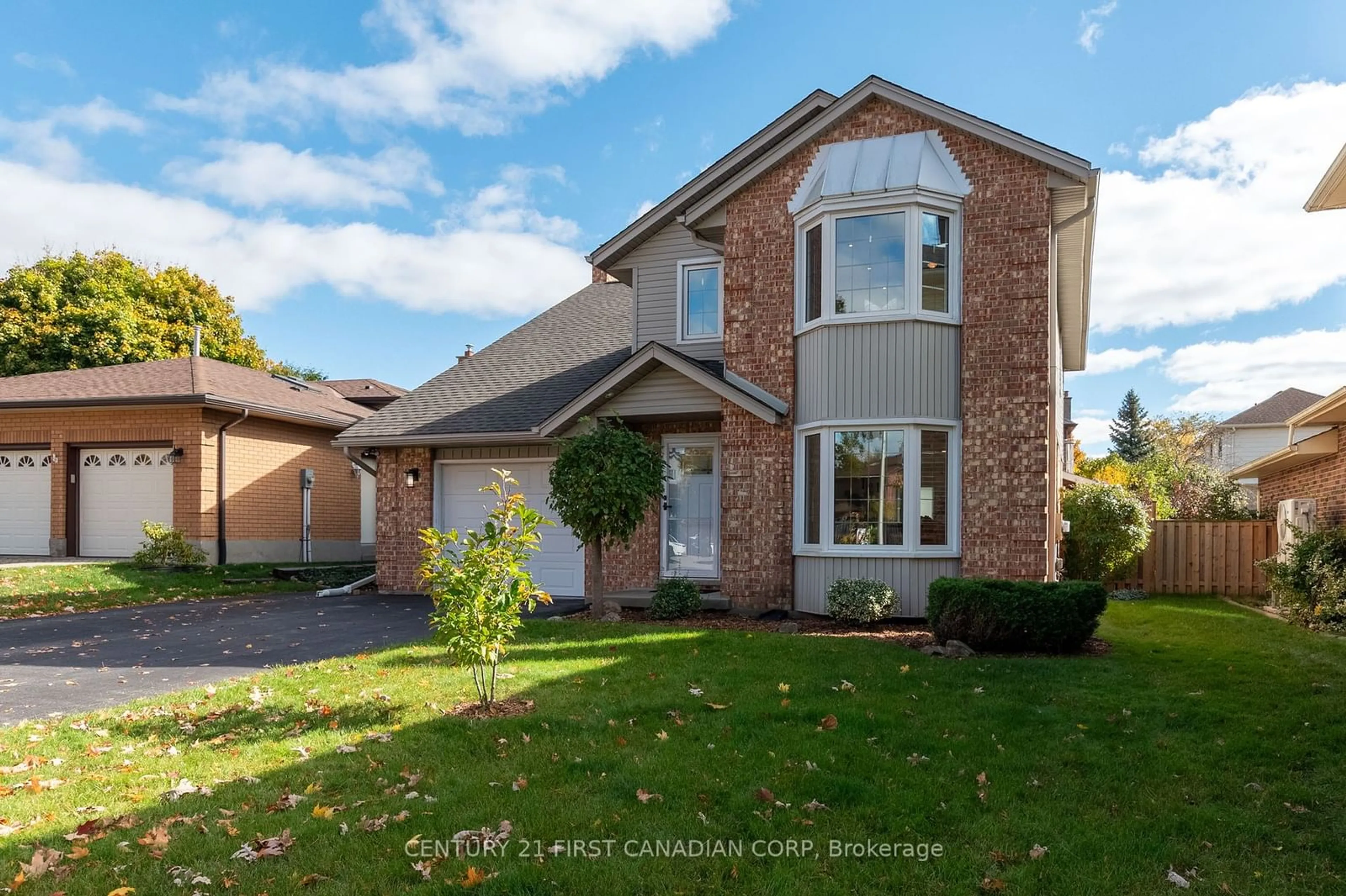 Frontside or backside of a home, the street view for 95 Golfview Crt, London Ontario N6C 5V4