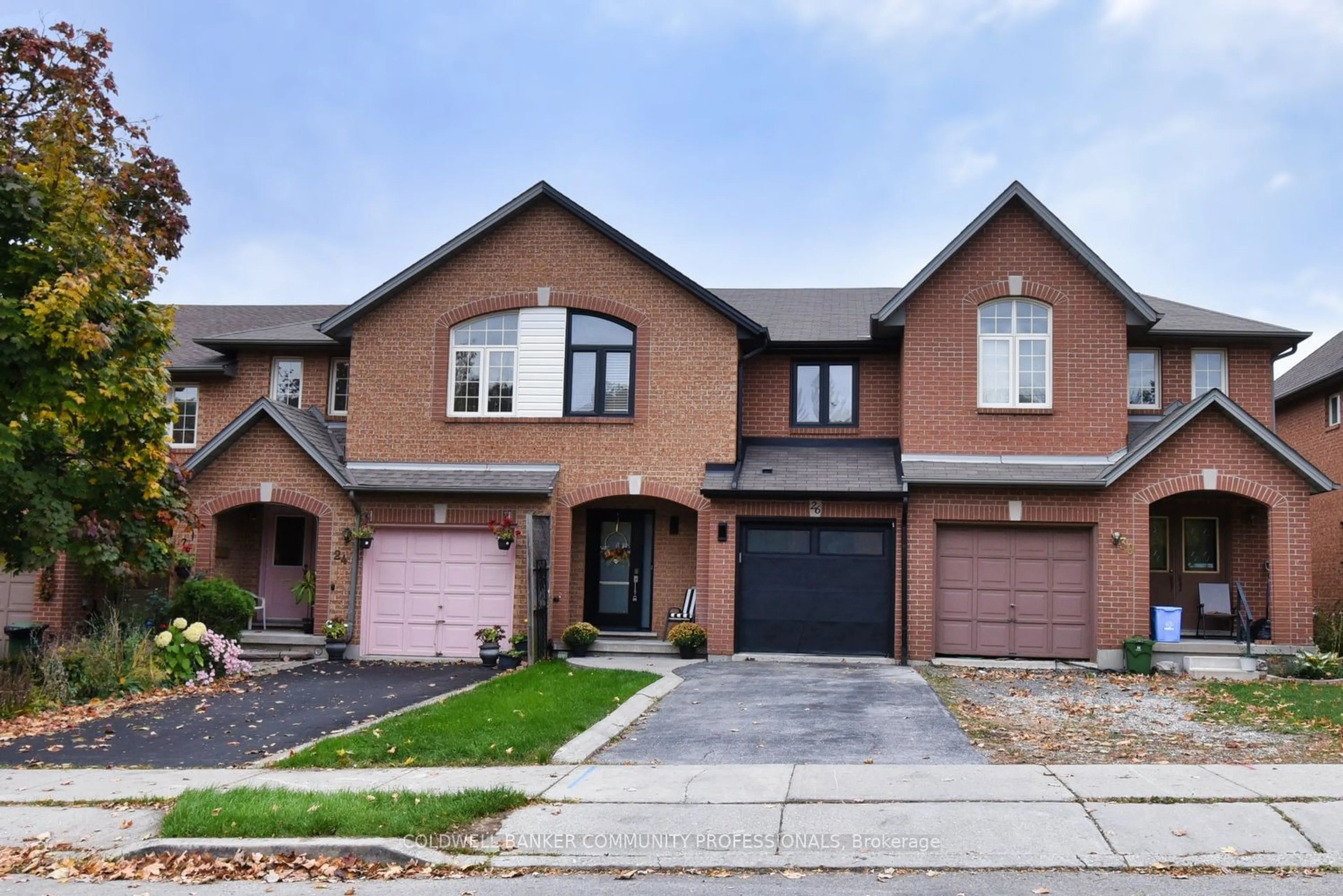 Home with brick exterior material for 26 Westvillage Dr, Hamilton Ontario L9B 2S2