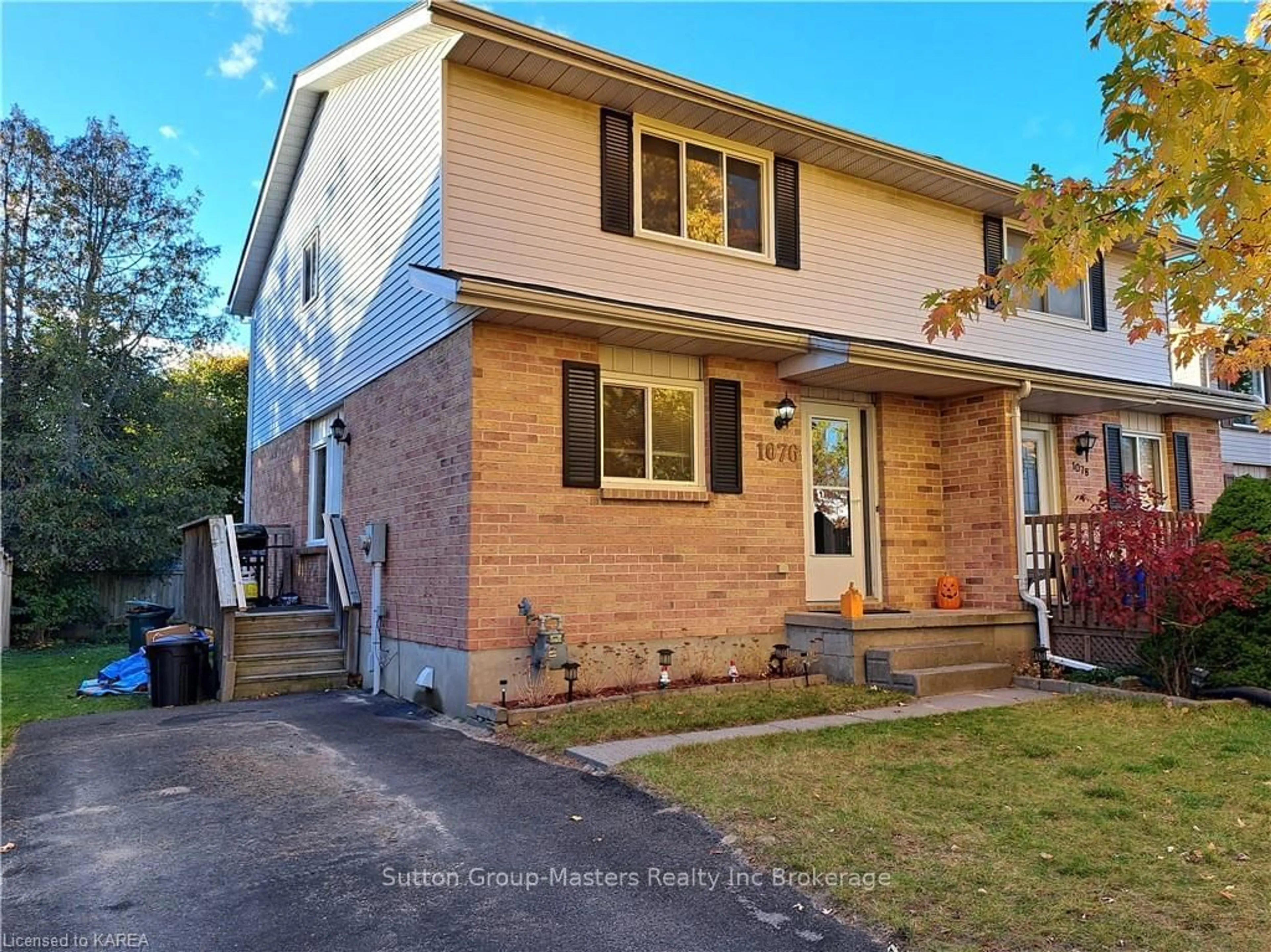 Frontside or backside of a home, the street view for 1076 HICKORYWOOD Cres, Kingston Ontario K7P 2E7