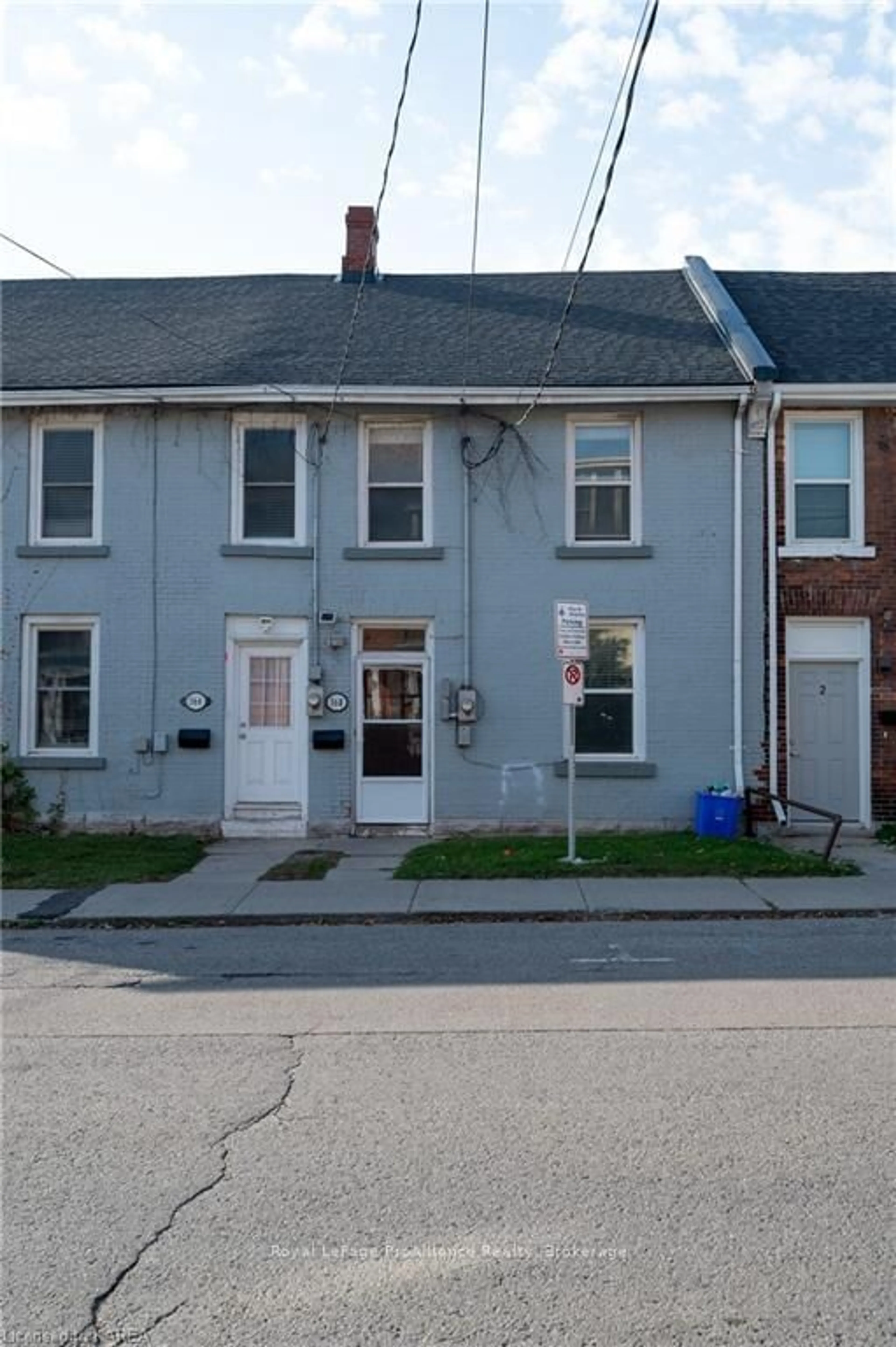 A pic from exterior of the house or condo, the front or back of building for 368 BARRIE St, Kingston Ontario K7K 3T3