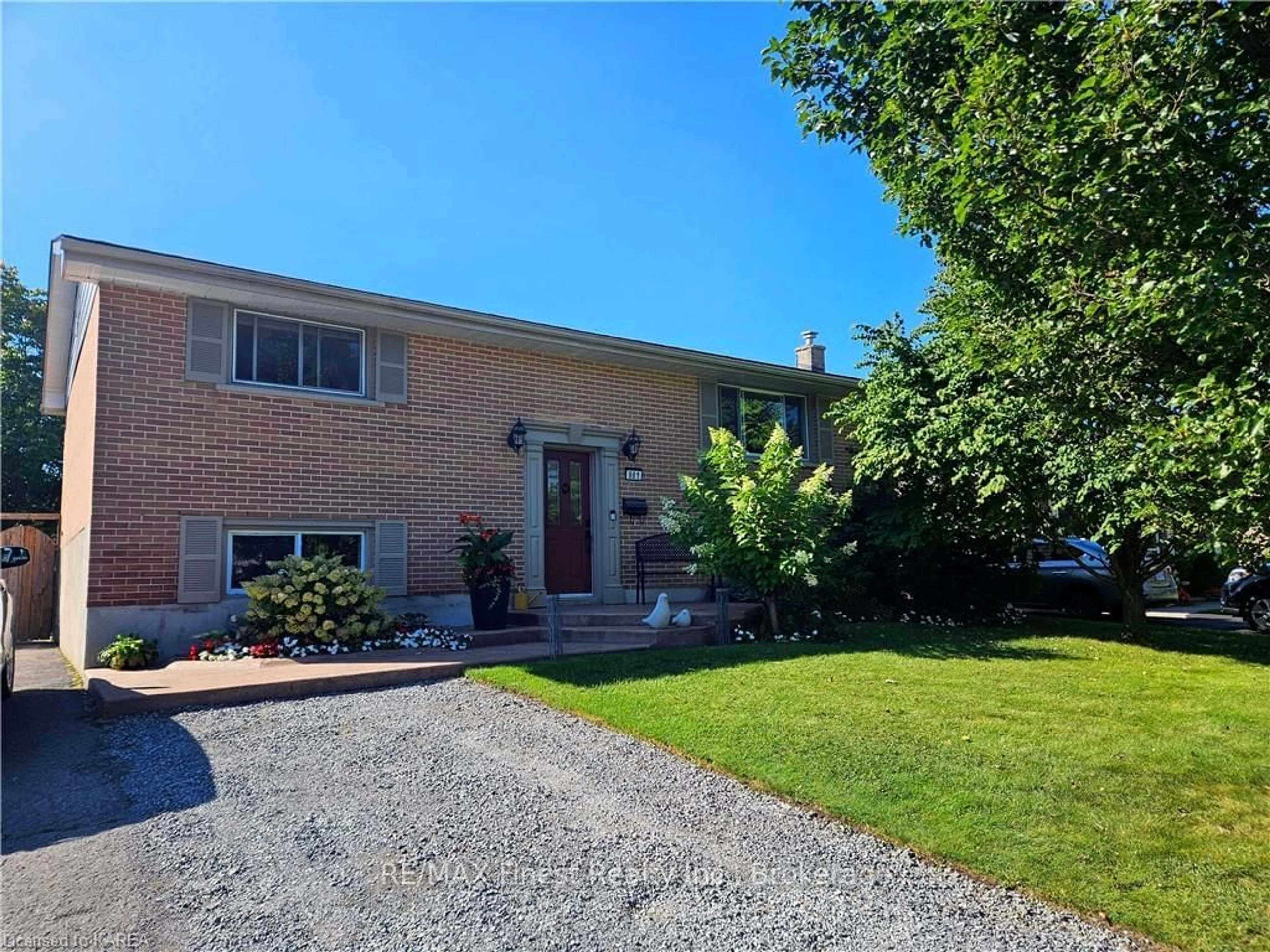 Frontside or backside of a home, the street view for 981 HUDSON Dr, Kingston Ontario K7M 5K5