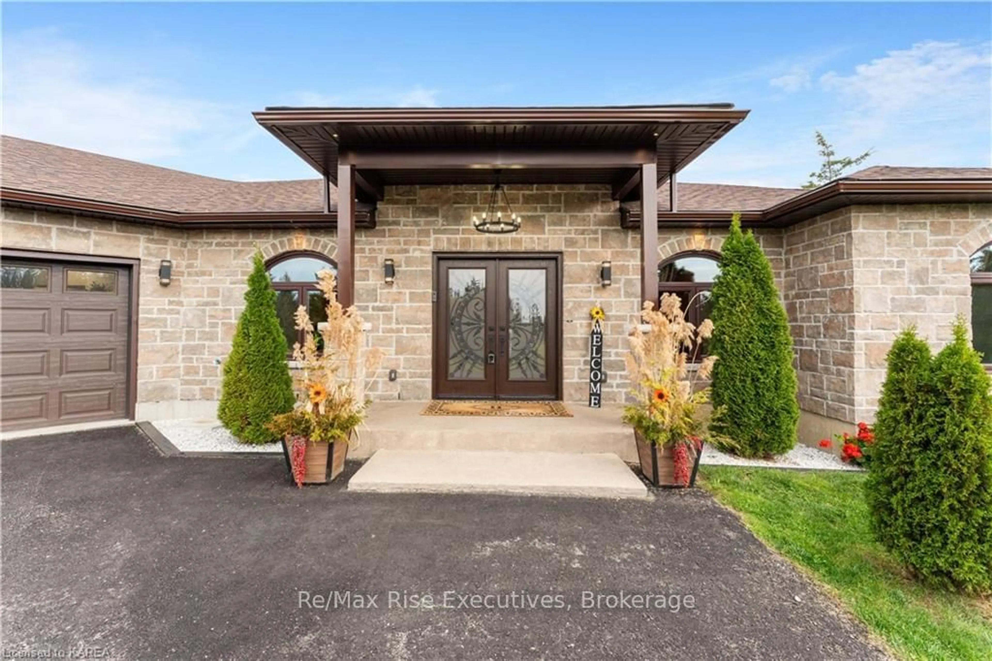 Indoor entryway, ceramic floors for 1818 MARYSVILLE Rd, Tyendinaga Ontario K0K 2N0