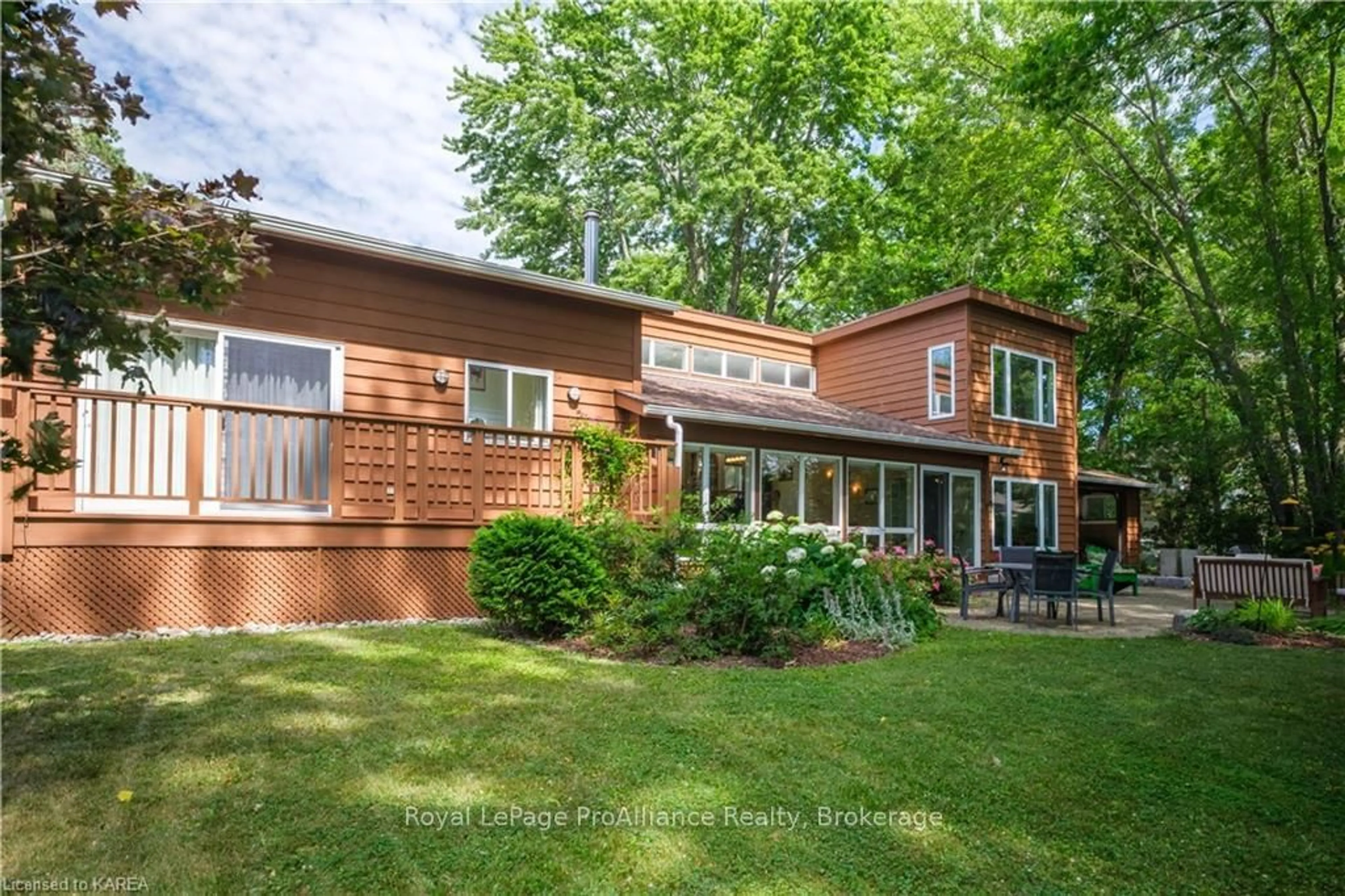 Frontside or backside of a home, cottage for 26 SUNSET Lane, Greater Napanee Ontario K7R 3K7