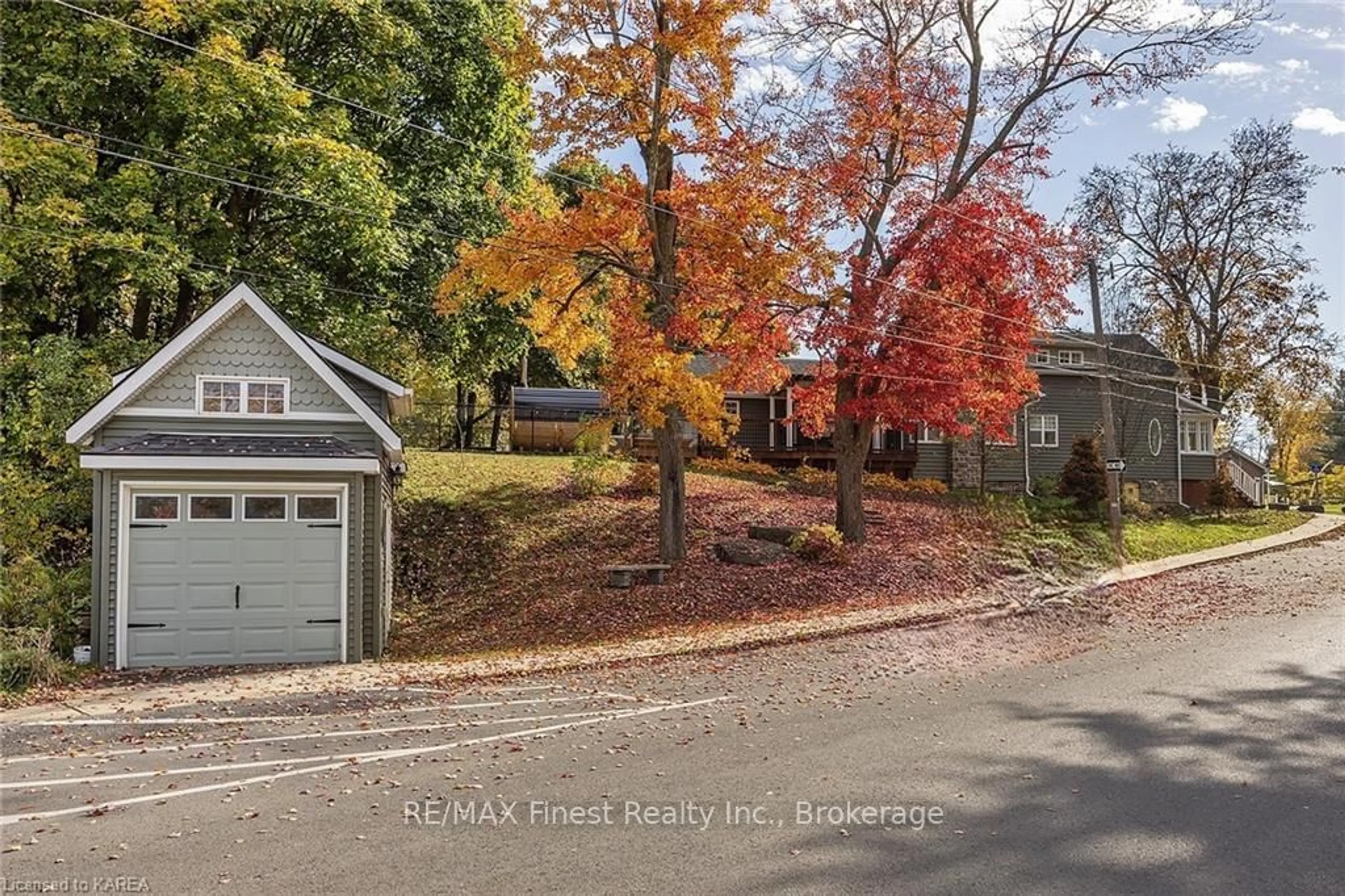 A pic from exterior of the house or condo, the street view for 29 PEARL St, Greater Napanee Ontario K7R 3J3