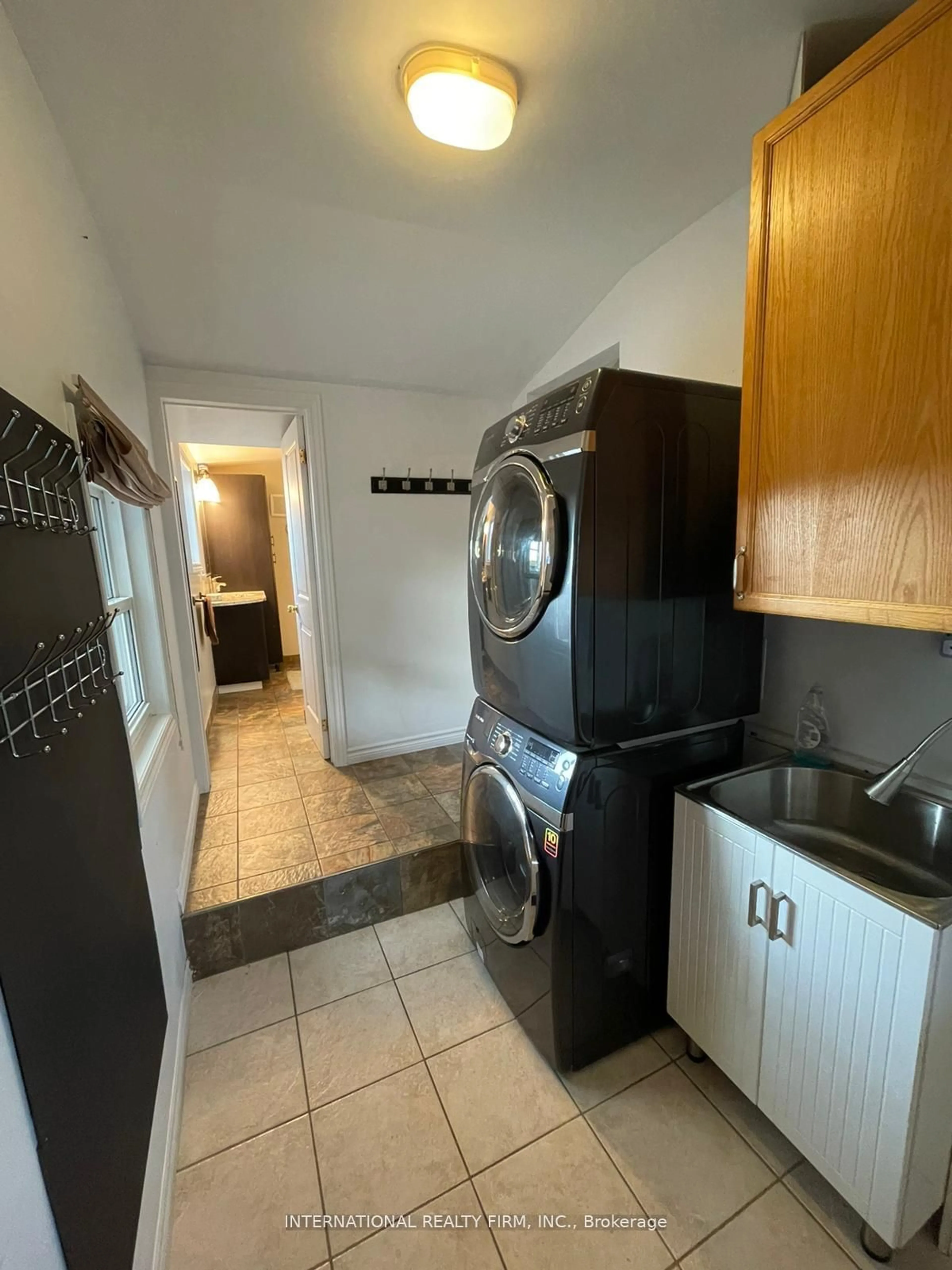 Laundry room for 235 Millen Rd, Hamilton Ontario L8E 2G8