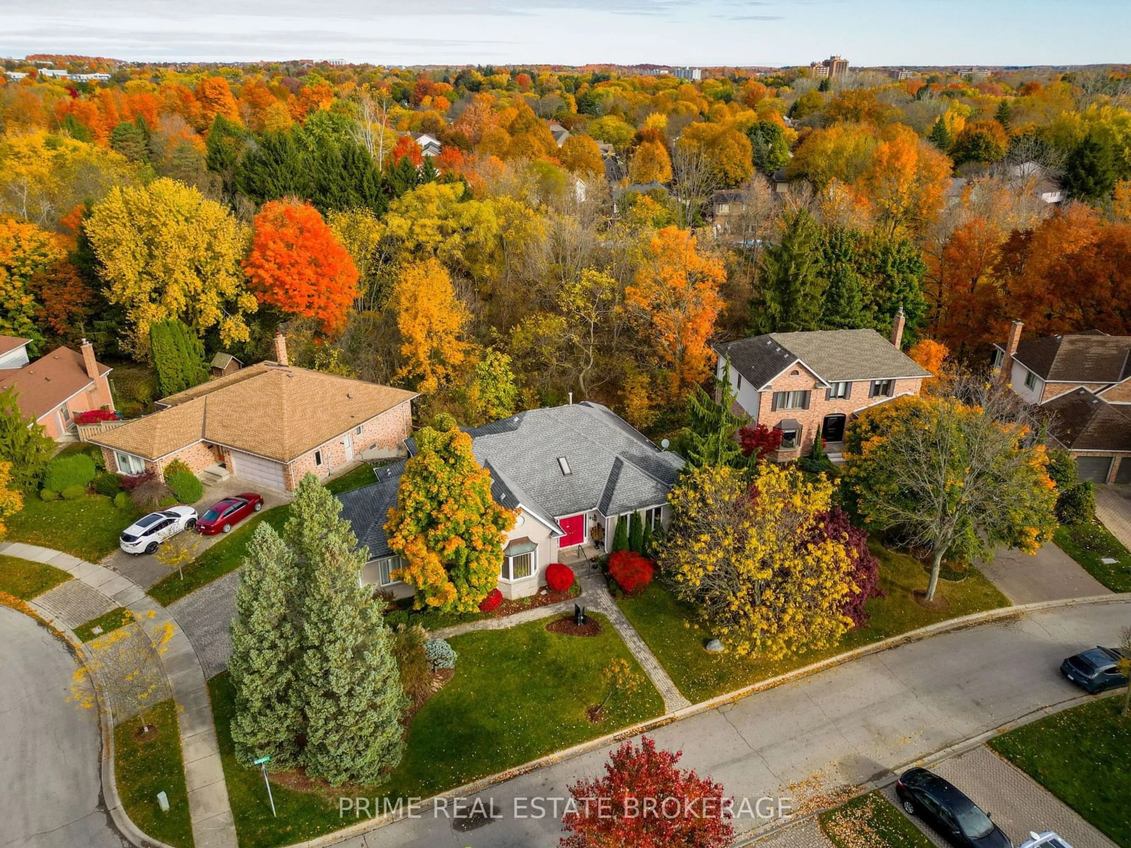 Frontside or backside of a home, the street view for 82 Muskoka Crt, London Ontario N5X 3W6