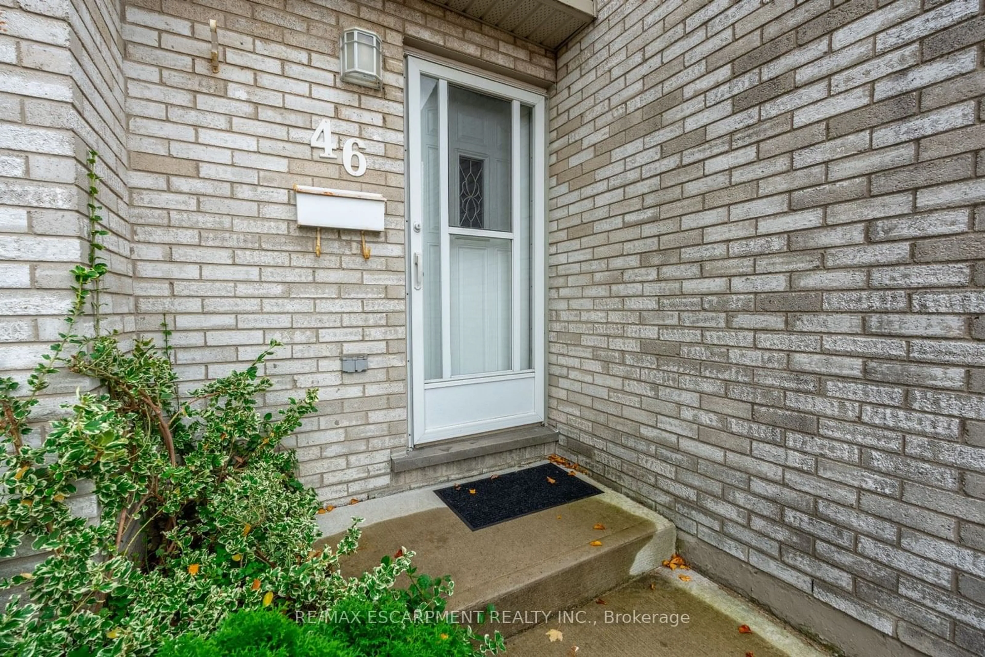 Indoor entryway, unknown floor for 33 Rochelle Ave #46, Hamilton Ontario L8W 1P9