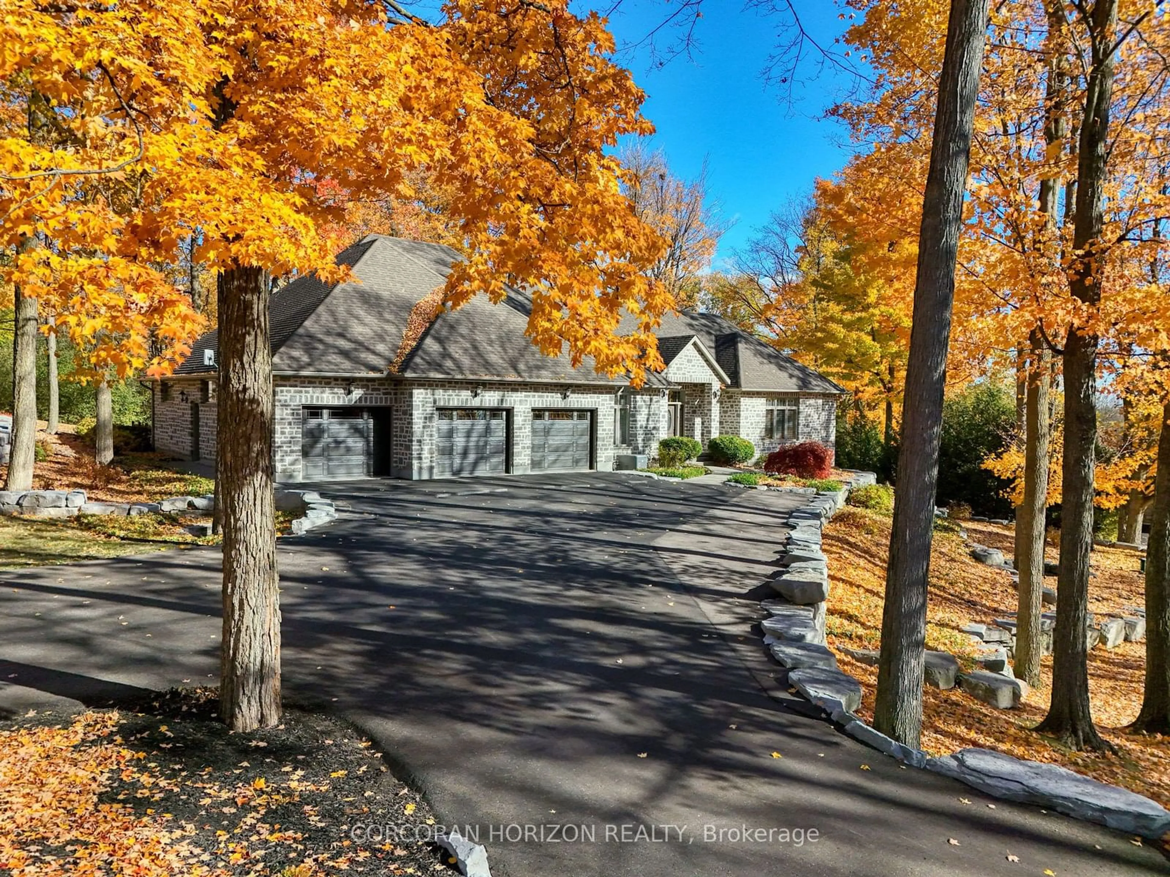 Frontside or backside of a home, cottage for 5 Kraftwood Pl, Waterloo Ontario N2J 4G8