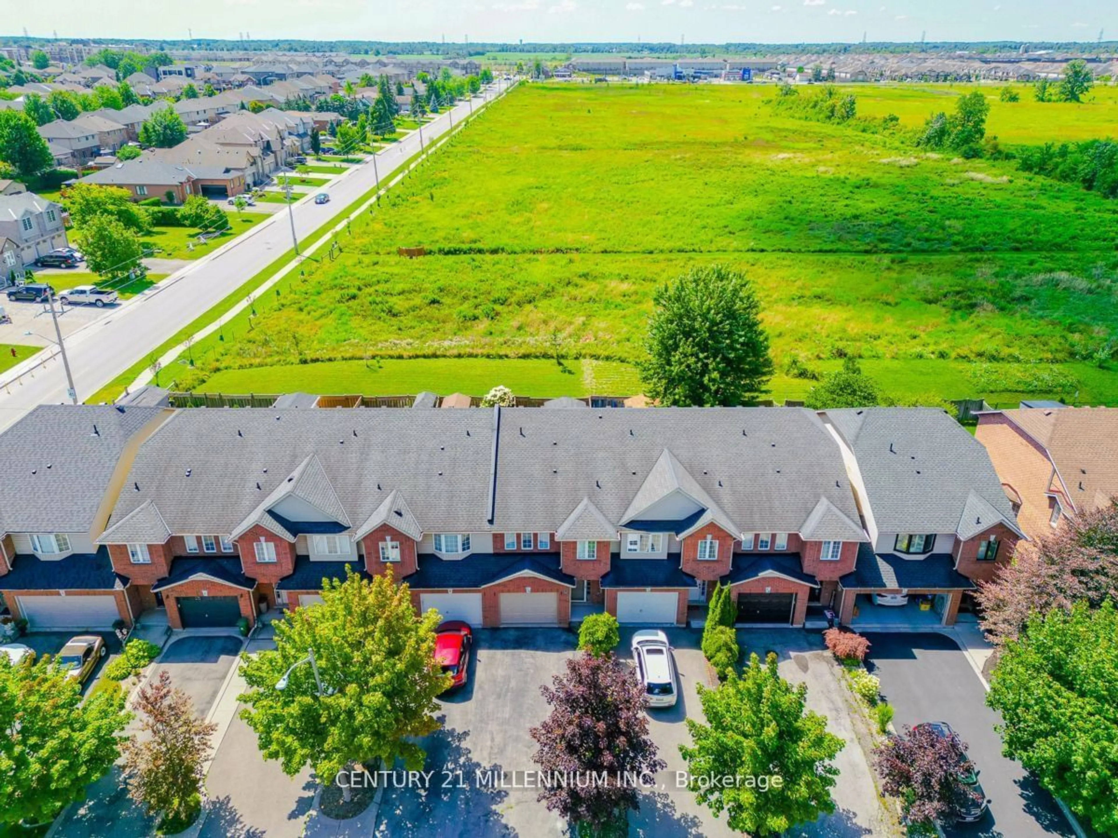 A pic from exterior of the house or condo, the street view for 10 Fairhaven Dr, Hamilton Ontario L8J 3X7